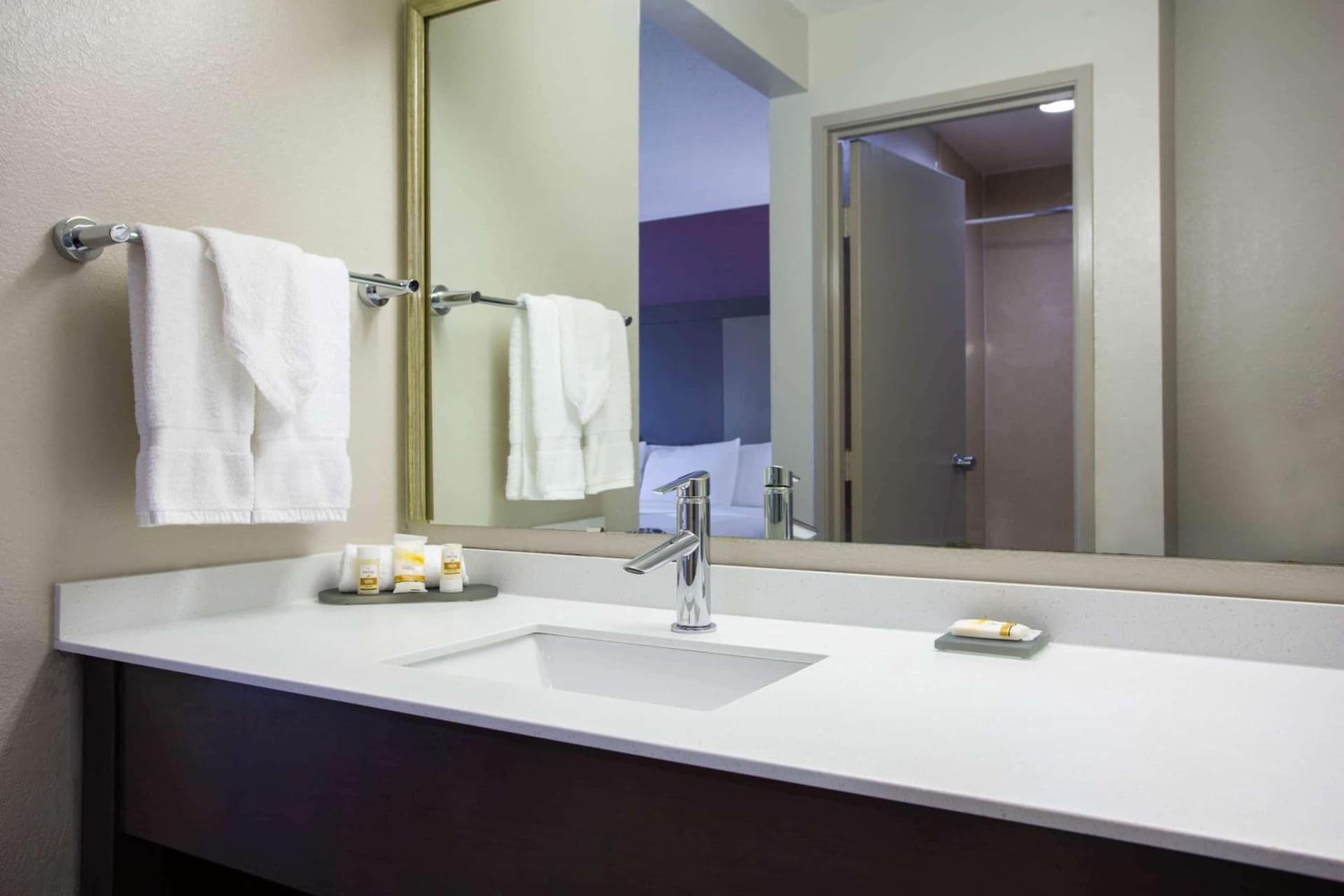 La Quinta Inn by Wyndham Roanoke Salem gallery photo in Salem, VA — image 12