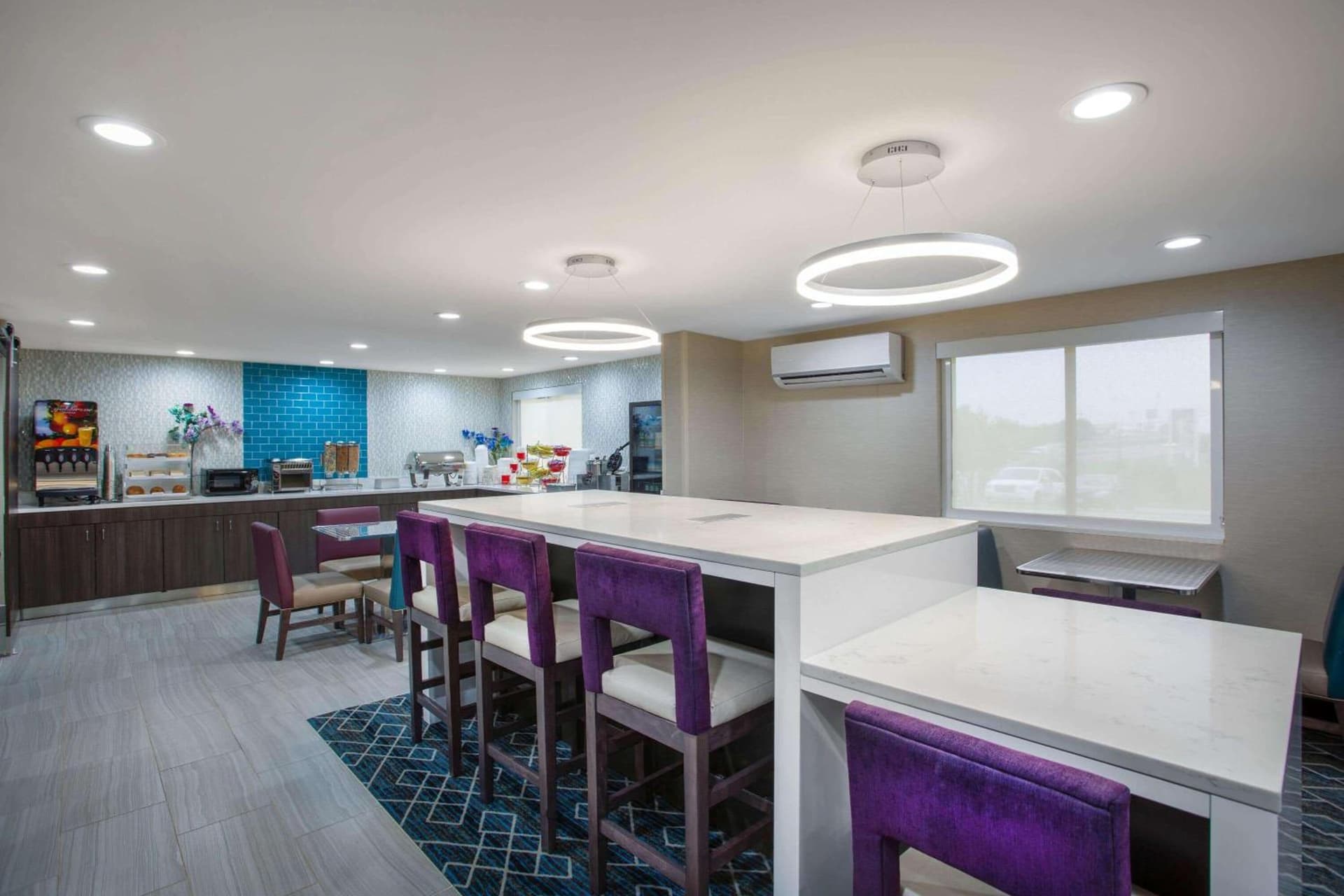 La Quinta Inn by Wyndham Roanoke Salem gallery photo in Salem, VA — image 6