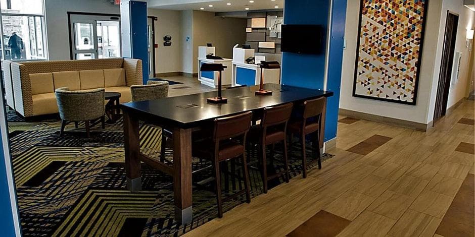 Holiday Inn Express & Suites Dayton North - Vandalia by IHG property views in Dayton, OH — gallery photo 3