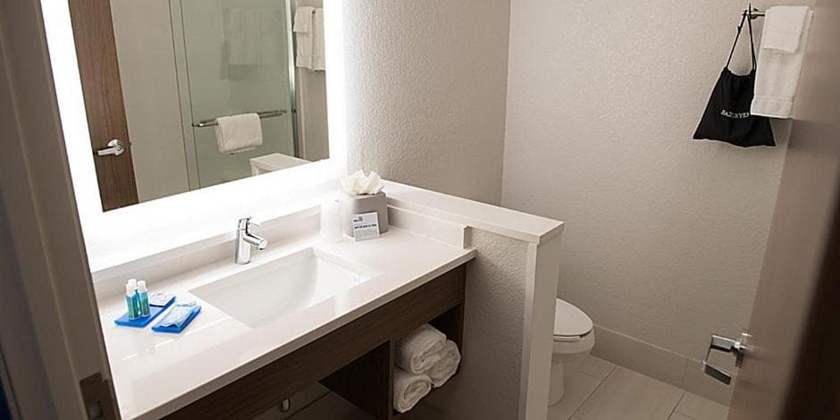 Holiday Inn Express & Suites Dayton North - Vandalia by IHG gallery photo in Dayton, OH — image 7