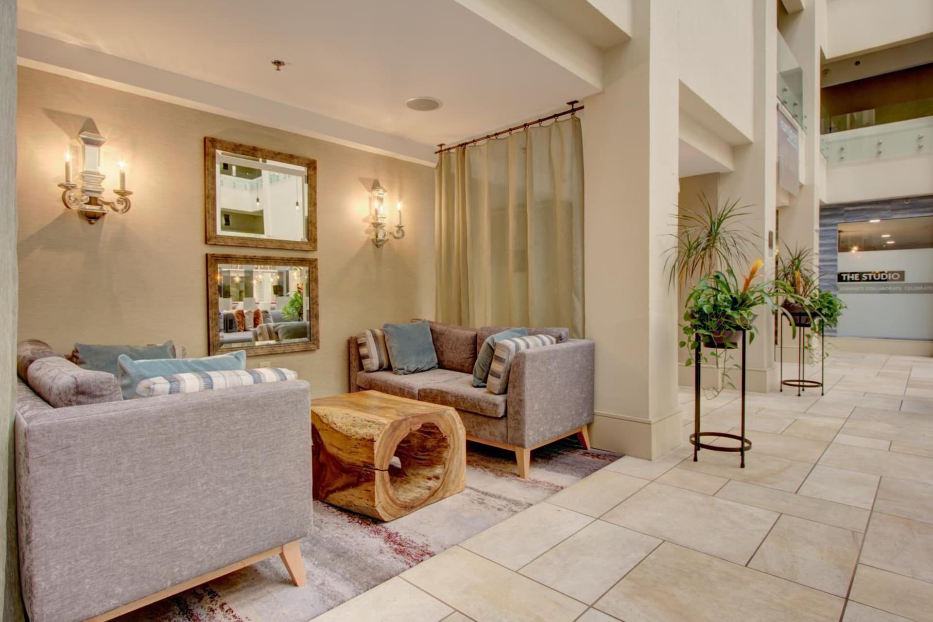 Crowne Plaza Charleston by IHG gallery photo in Charleston, SC — image 25