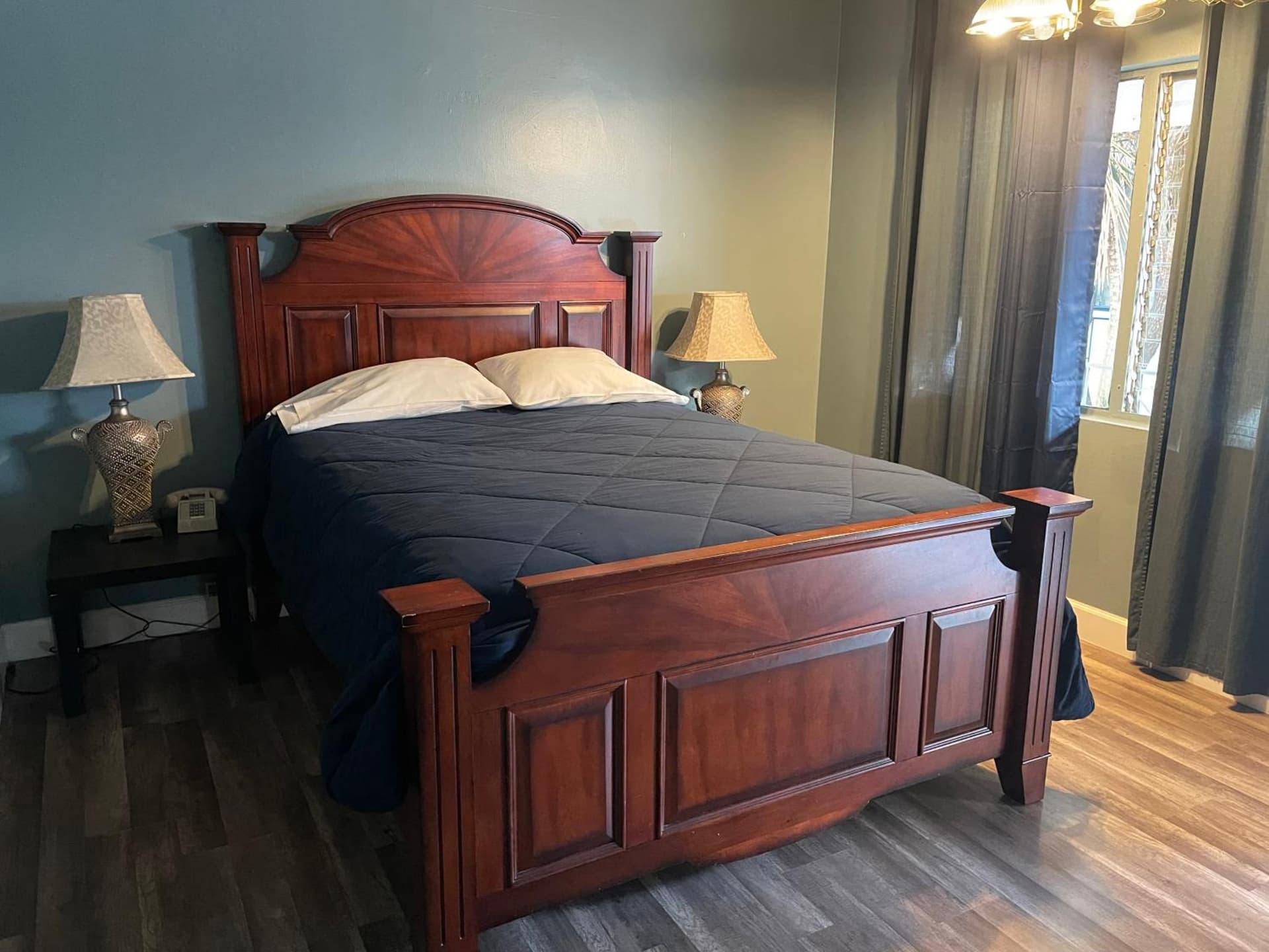 LA Adventurer Hotel property views in Inglewood, CA — gallery photo 3