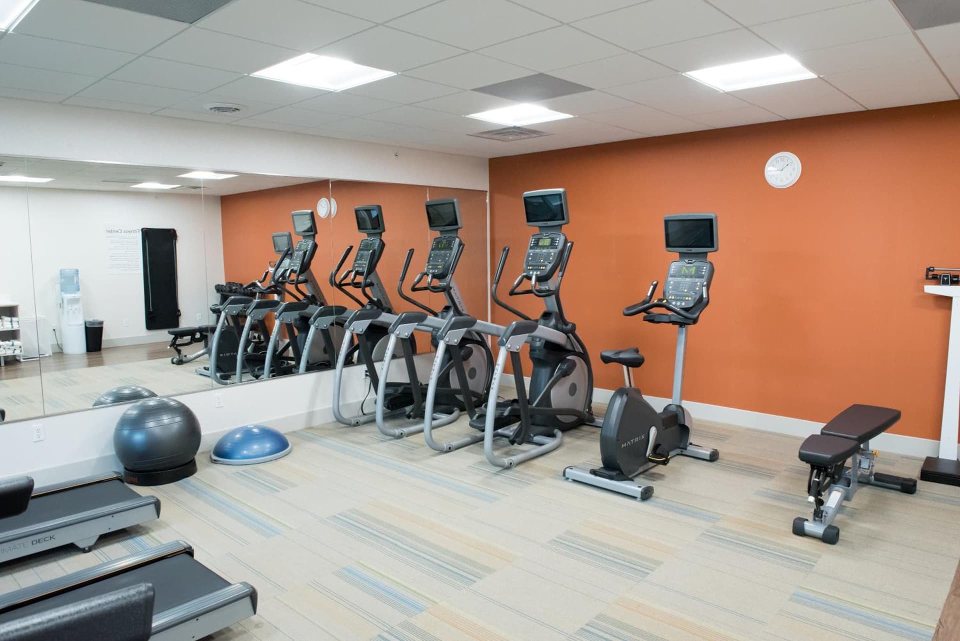 Holiday Inn Express & Suites Dayton North - Vandalia by IHG property views in Dayton, OH — gallery photo 3
