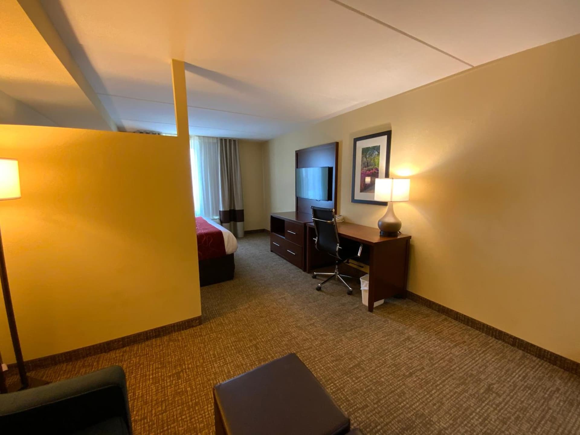 Comfort Suites Fredericksburg North interior in Fredericksburg, VA — gallery photo 2