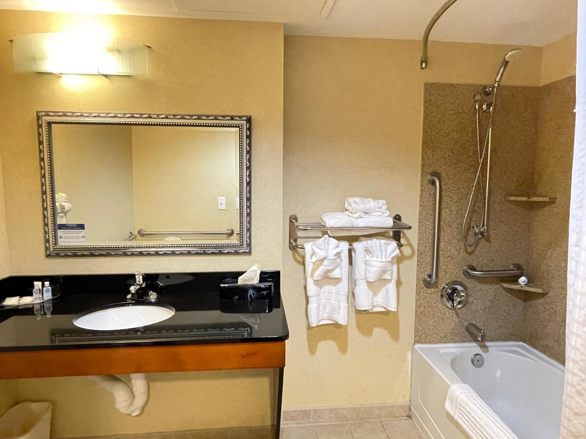 Comfort Suites Fredericksburg North gallery photo in Fredericksburg, VA — image 70
