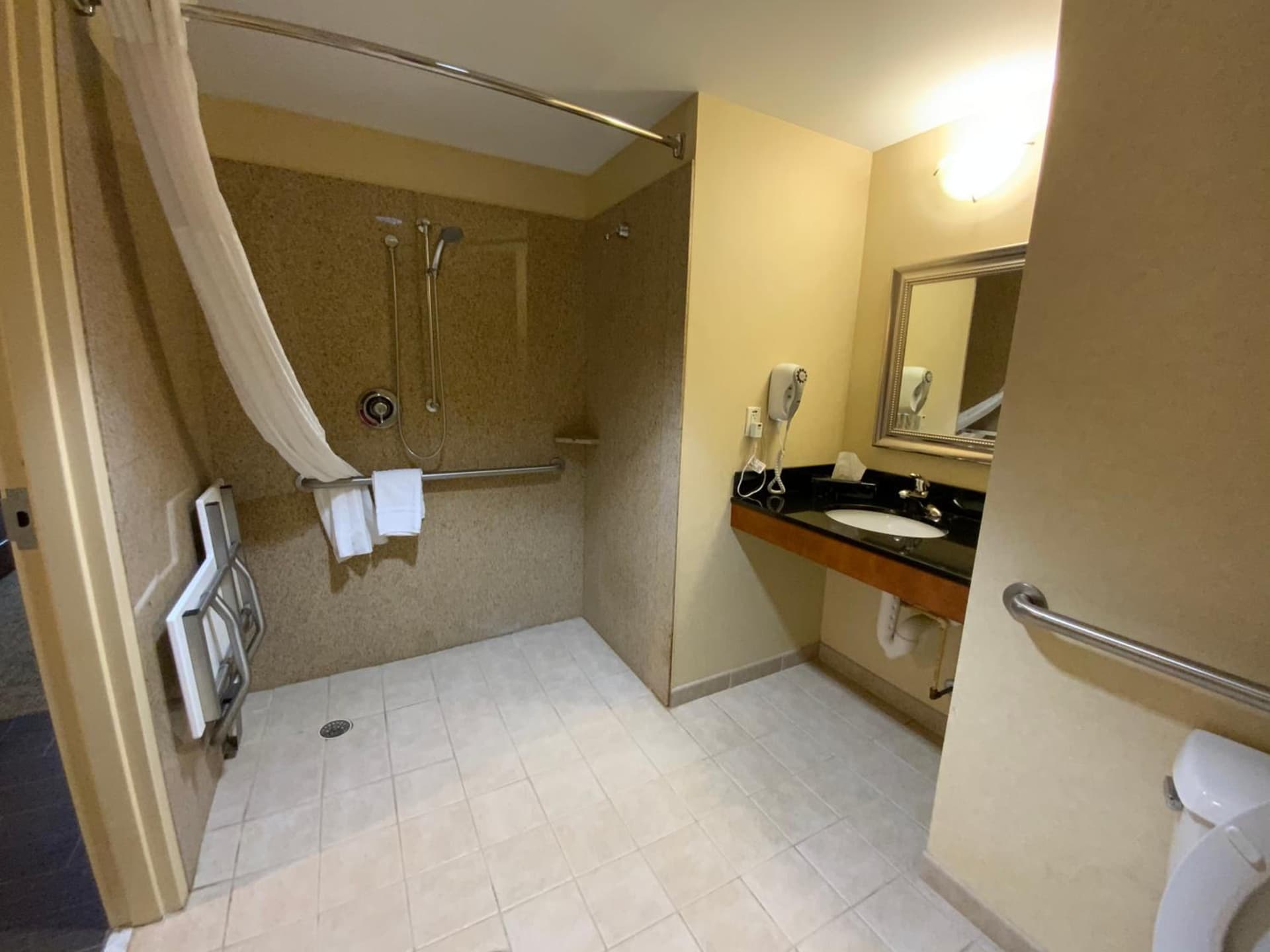 Comfort Suites Fredericksburg North gallery photo in Fredericksburg, VA — image 17