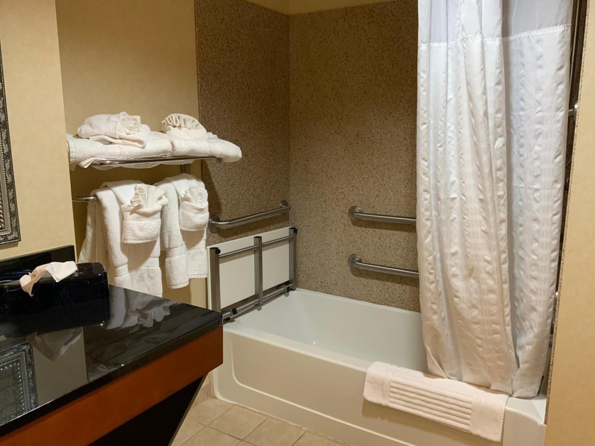 Comfort Suites Fredericksburg North gallery photo in Fredericksburg, VA — image 11