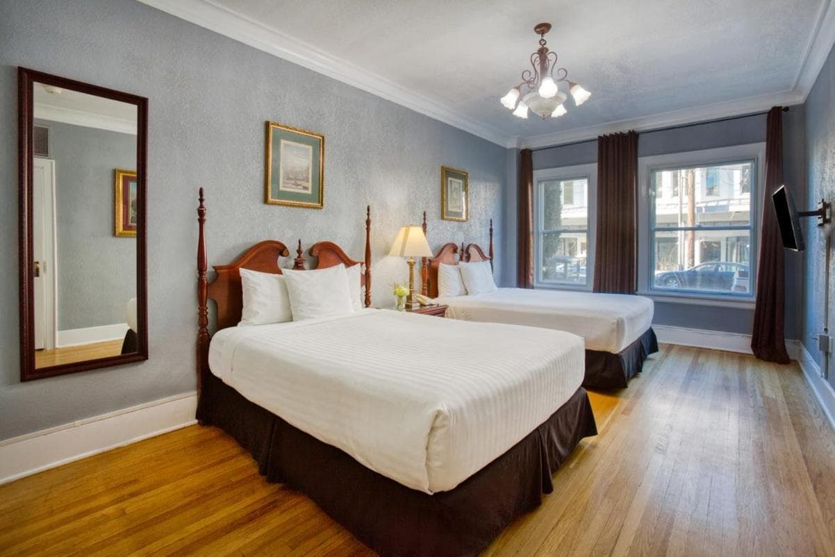 MarQueen Hotel - NEWLY RENOVATED gallery photo in Seattle, WA — image 17