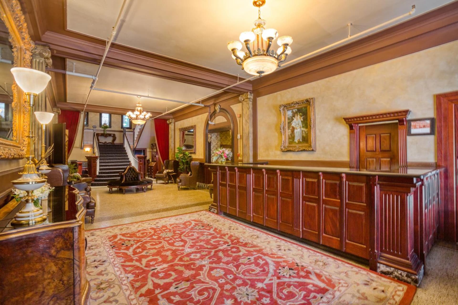 MarQueen Hotel - NEWLY RENOVATED interior in Seattle, WA — gallery photo 2