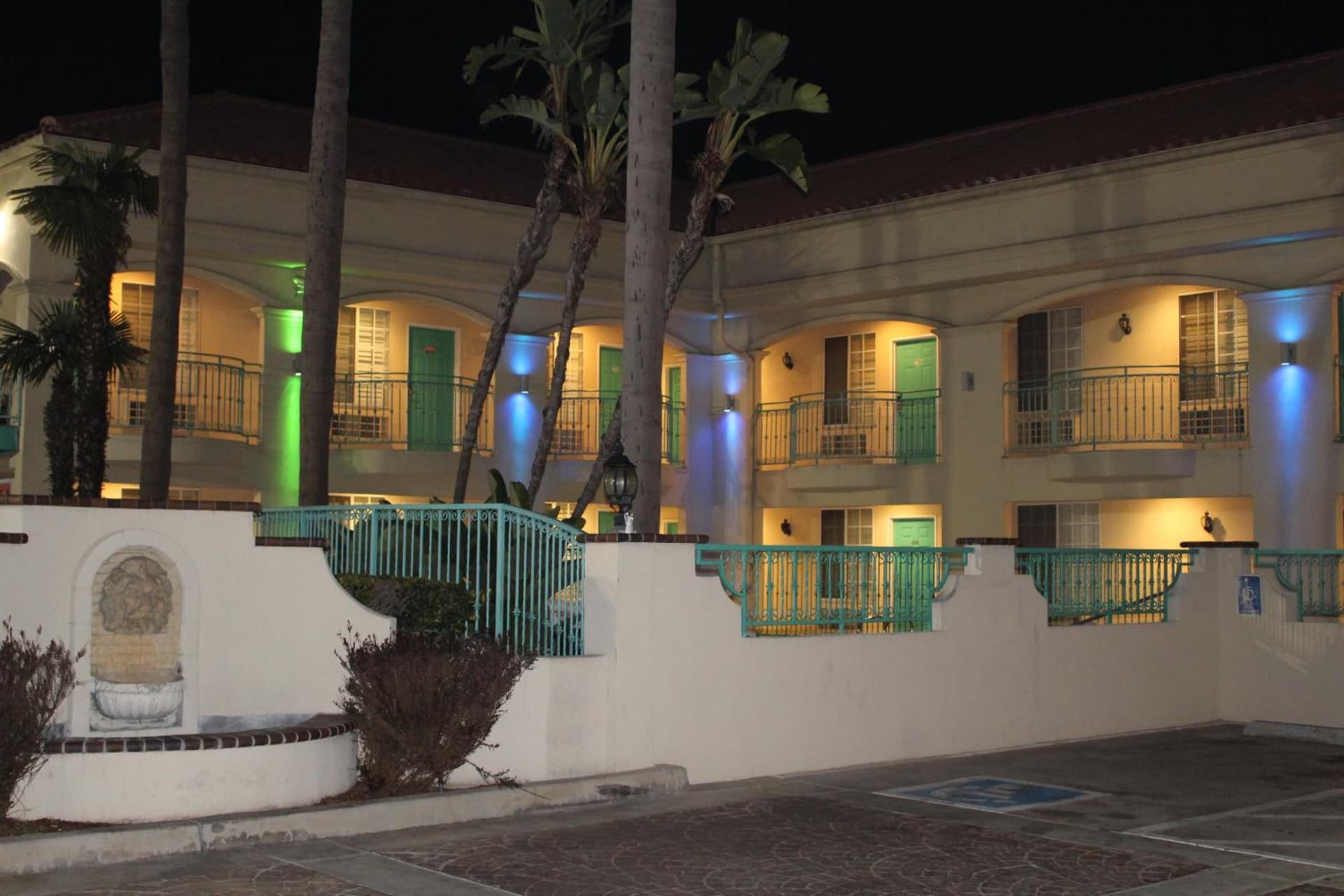 LYFE INN & SUITES by AGA - LAX Airport gallery photo in Inglewood, CA — image 25