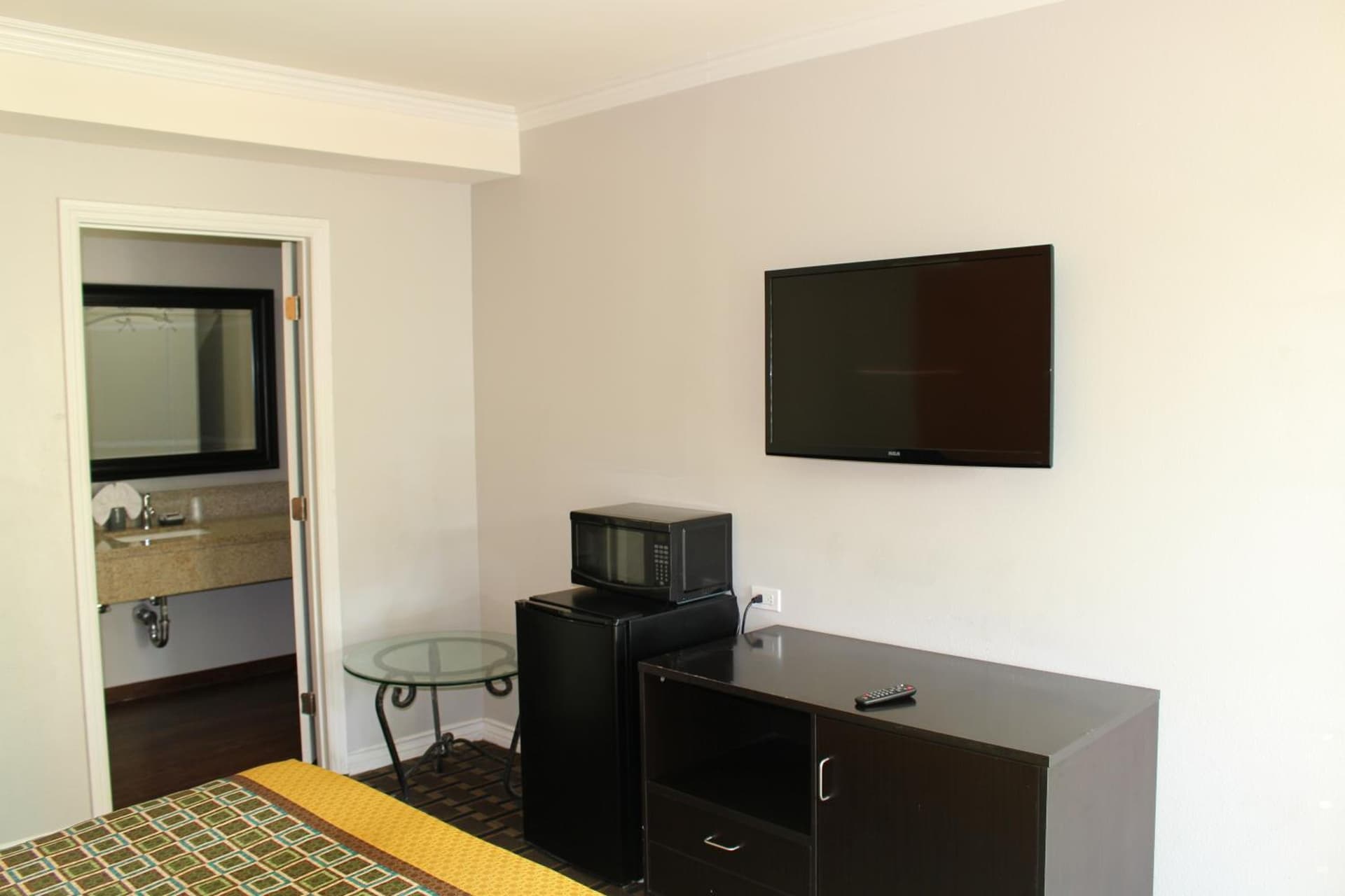 LYFE INN & SUITES by AGA - LAX Airport gallery photo in Inglewood, CA — image 27