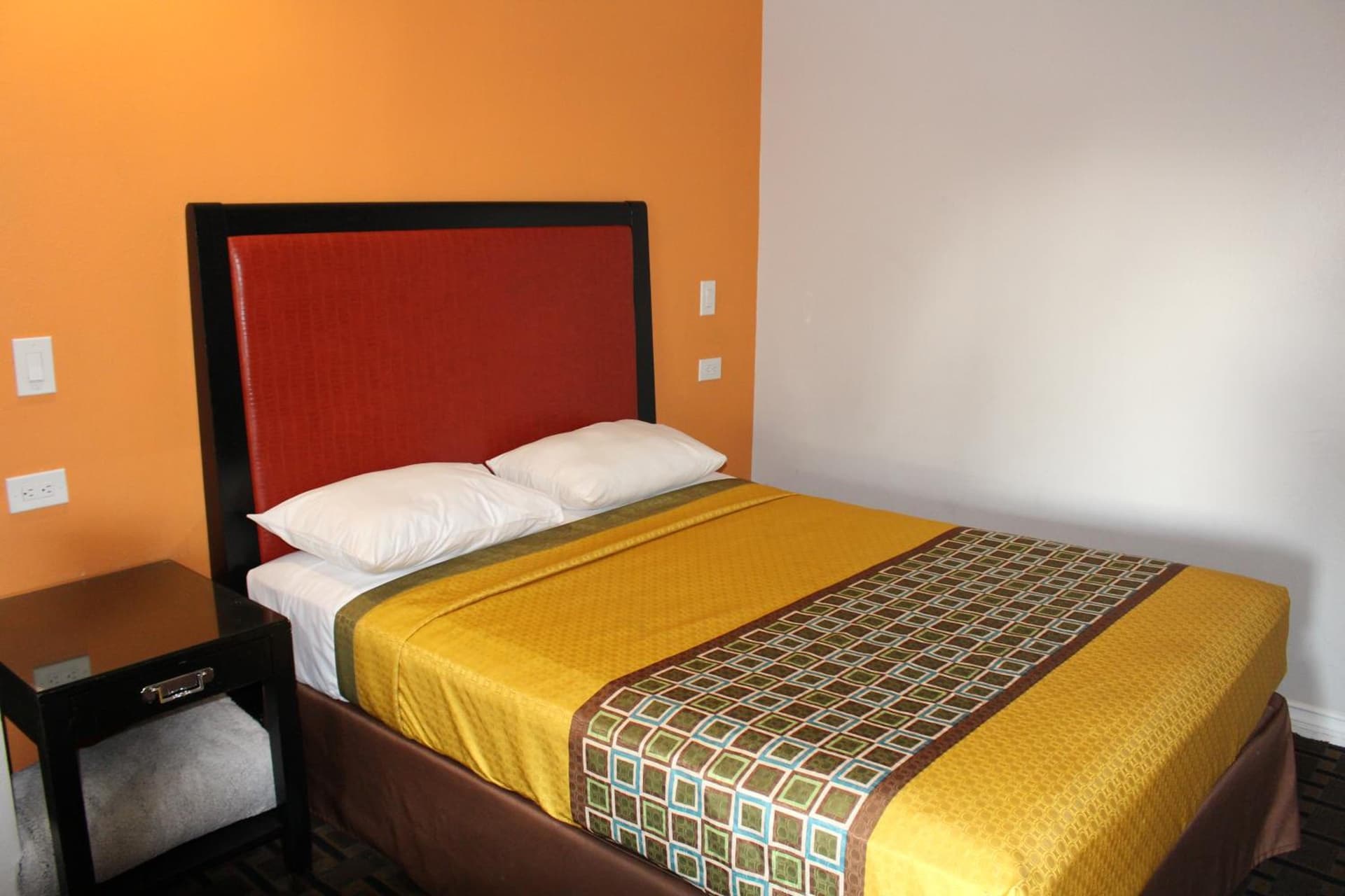 LYFE INN & SUITES by AGA - LAX Airport gallery photo in Inglewood, CA — image 13