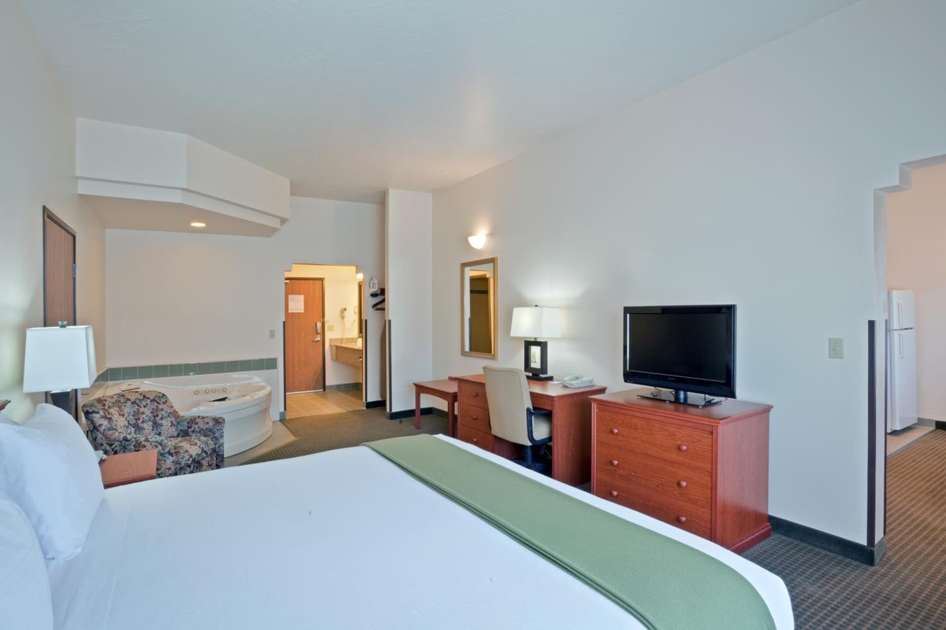 Holiday Inn Express Hotel & Suites Ashland by IHG gallery photo in Ashland, OR — image 9