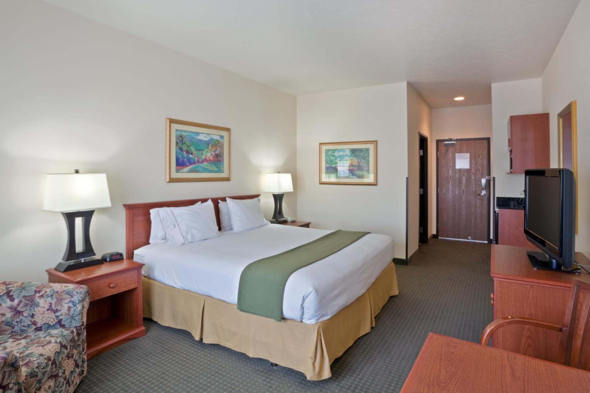 Holiday Inn Express Hotel & Suites Ashland by IHG gallery photo in Ashland, OR — image 48