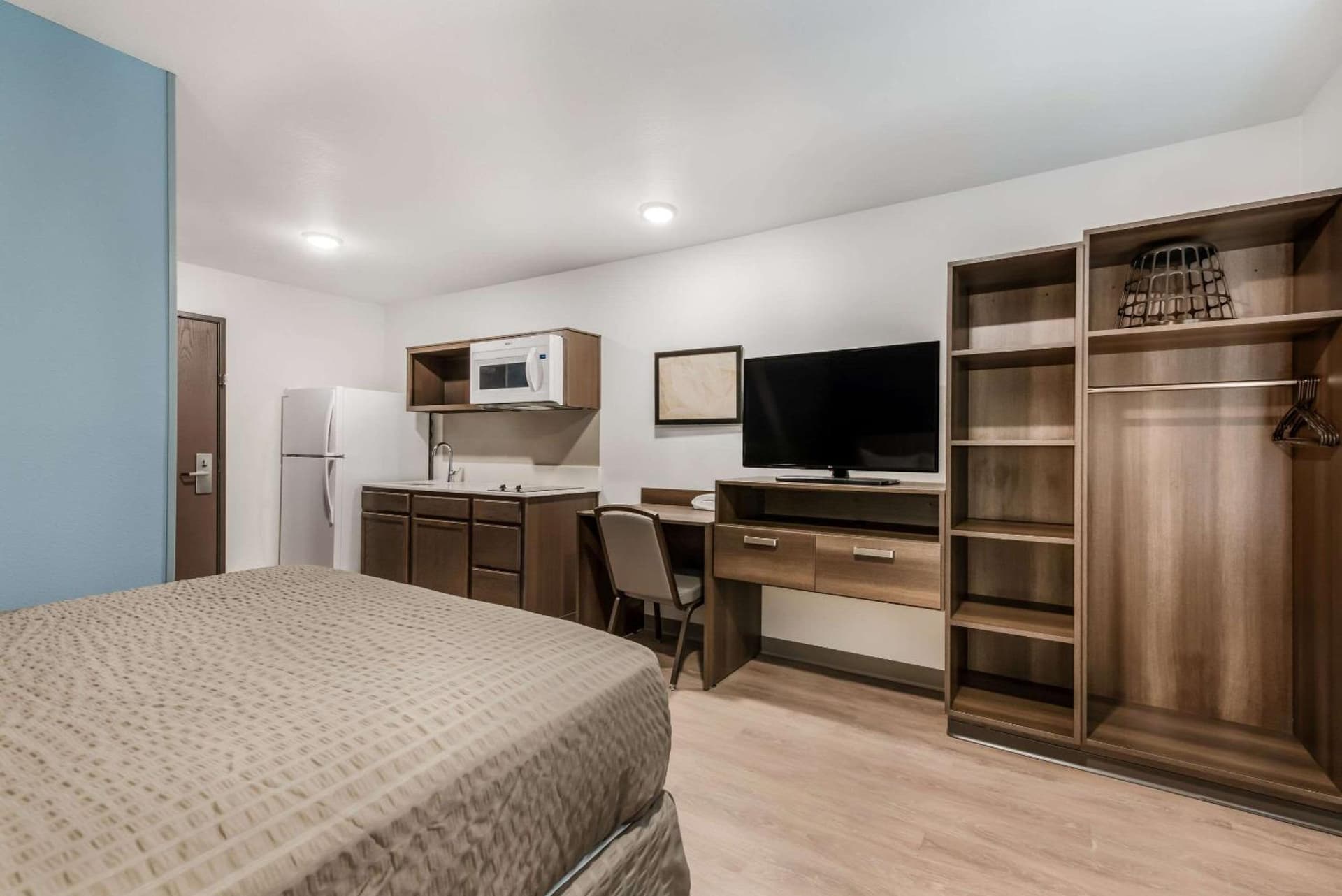 WoodSpring Suites Charlotte - University Research Park property views in Charlotte, NC — gallery photo 3