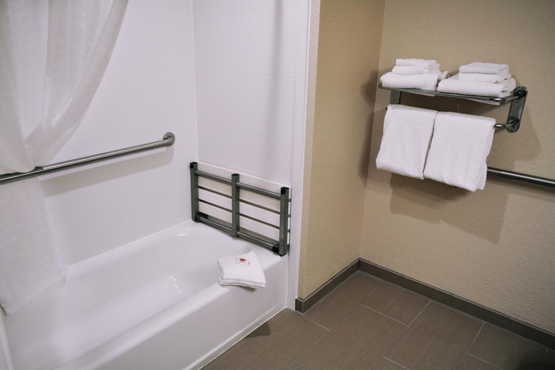 Comfort Inn & Suites Covington - Mandeville gallery photo in Covington, LA — image 14