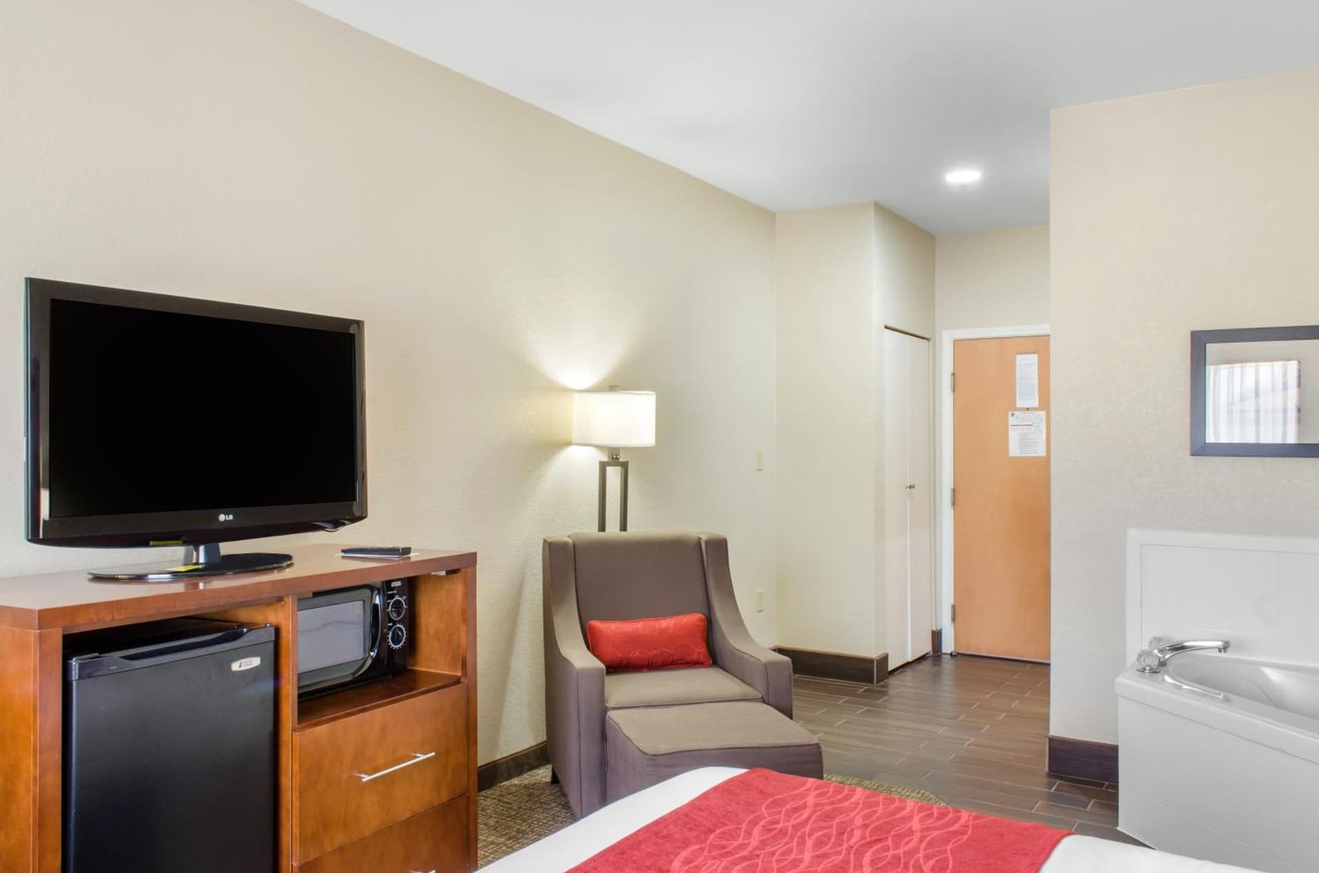 Comfort Inn & Suites Covington - Mandeville gallery photo in Covington, LA — image 61