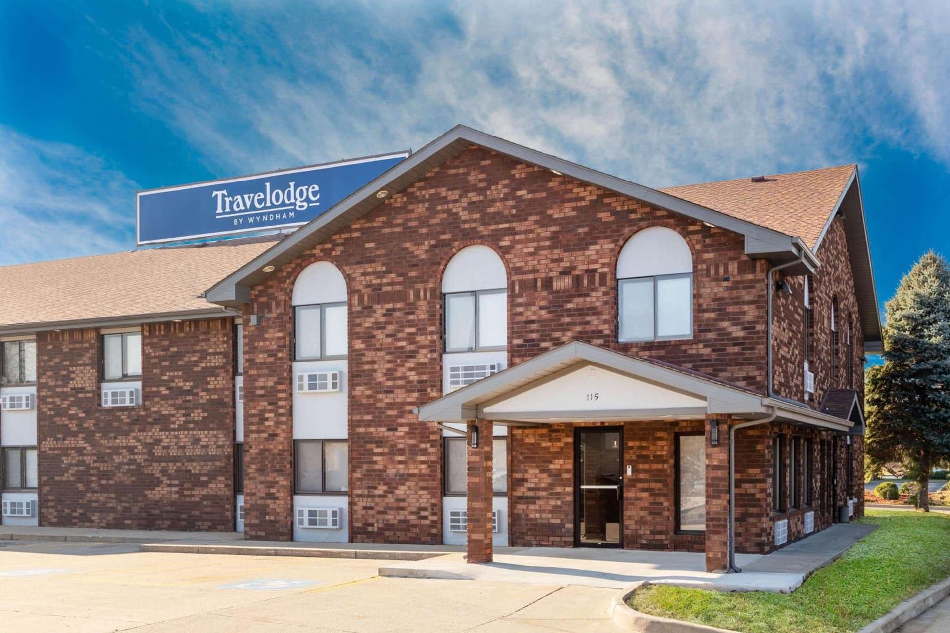 Travelodge by Wyndham Elkhart gallery photo in Elkhart, IN — image 19