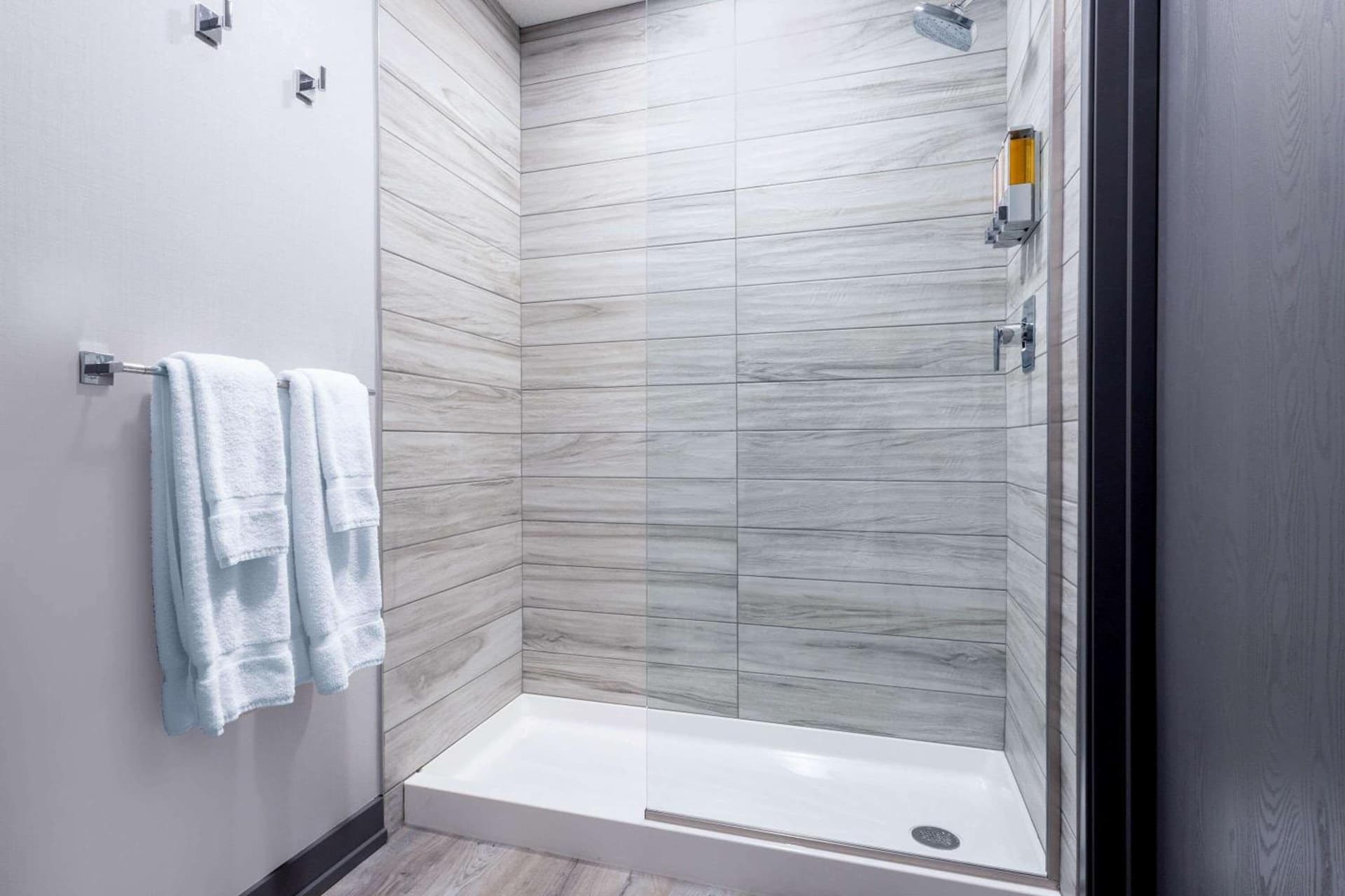 Travelodge by Wyndham Elkhart gallery photo in Elkhart, IN — image 14