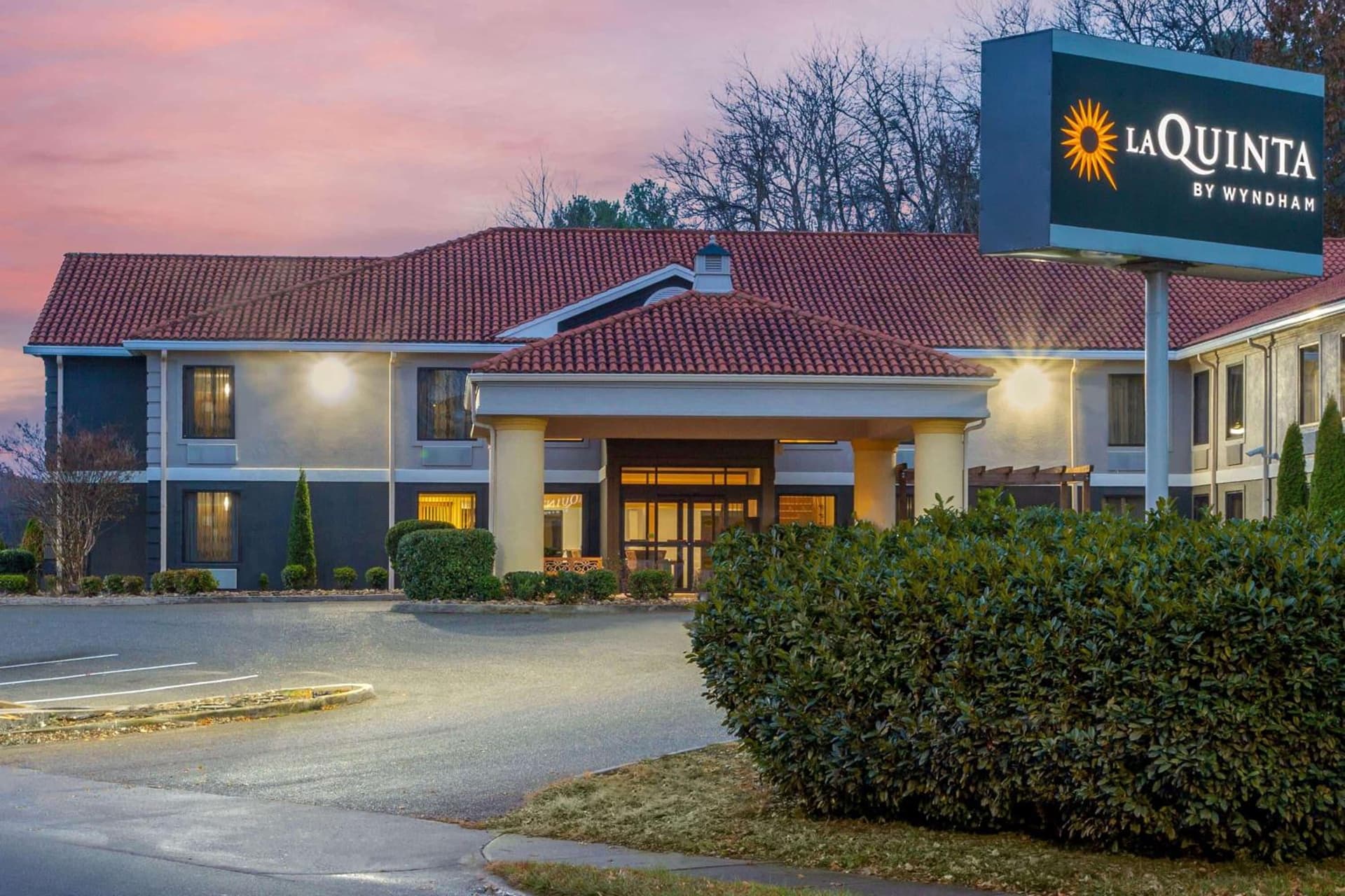 La Quinta Inn by Wyndham Radford property views in Radford, VA — gallery photo 3