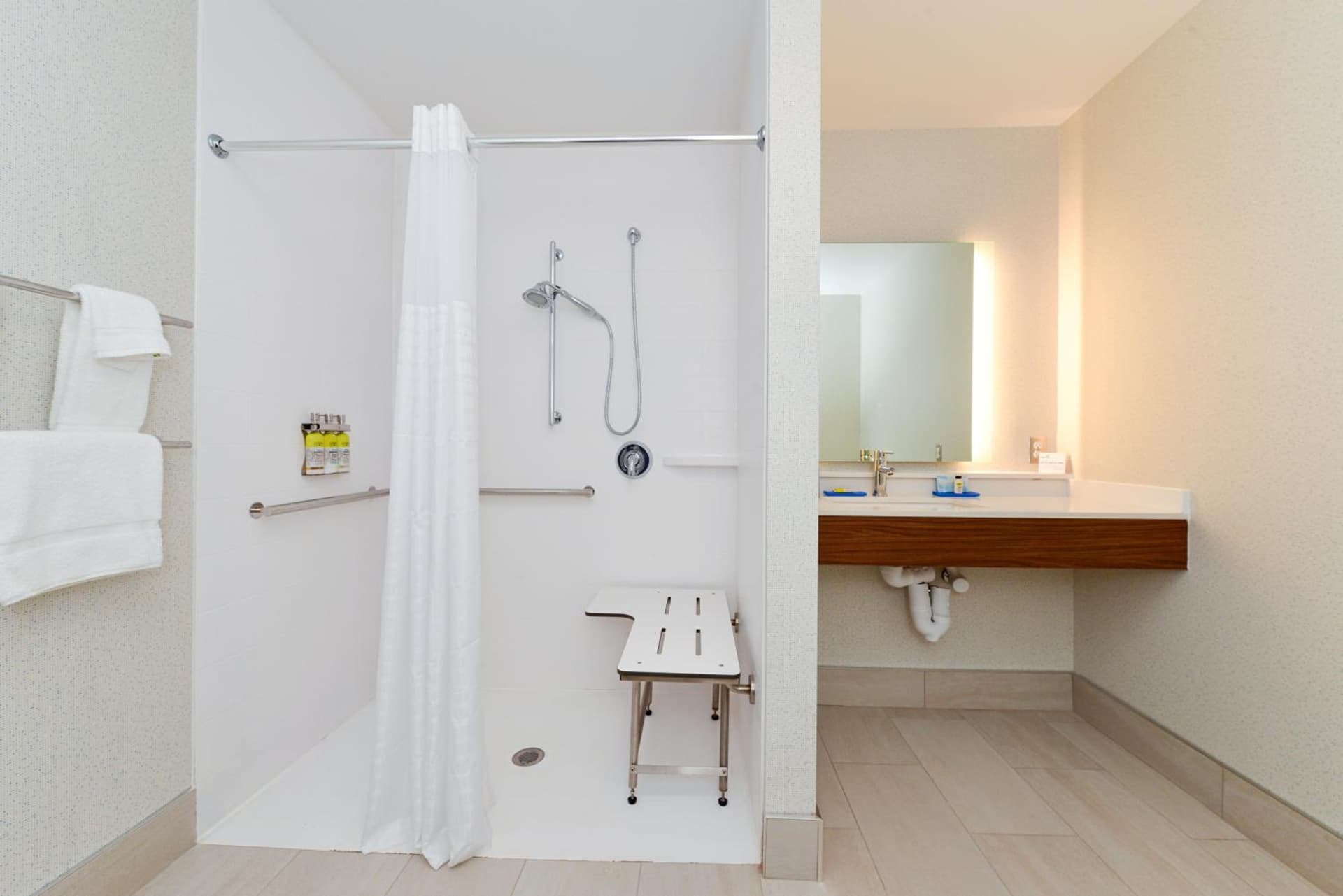 Holiday Inn Express & Suites - Elko by IHG property views in Elko, NV — gallery photo 3