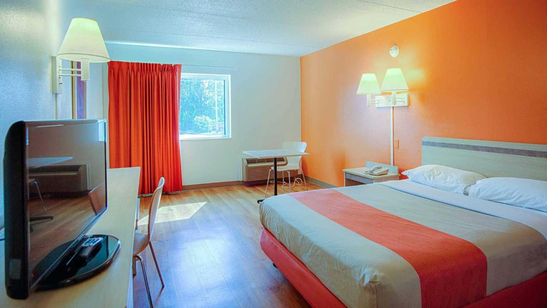 MOTEL 6 - Albany, NY - Airport interior in Albany, NY — gallery photo 2