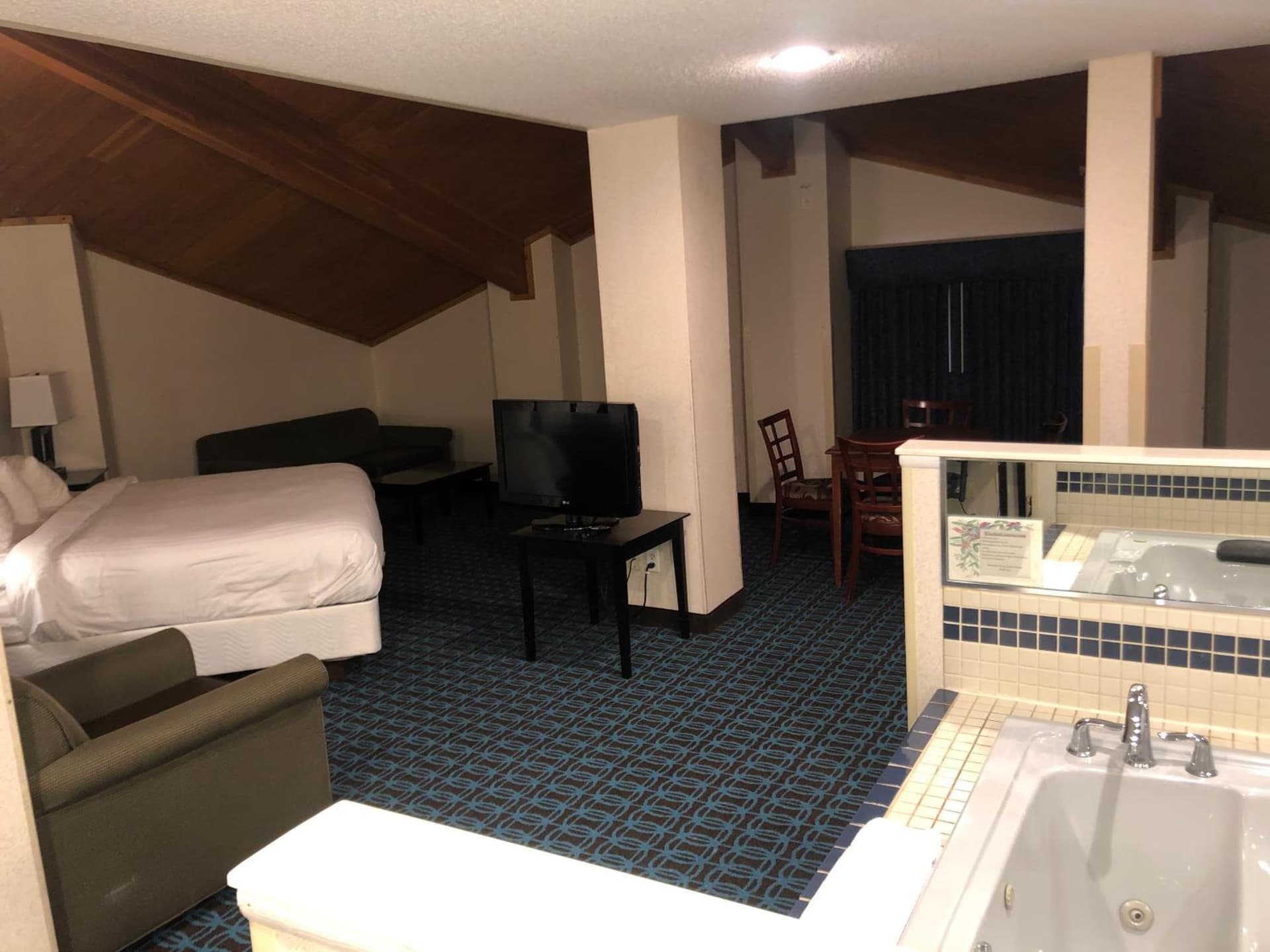 Baymont by Wyndham Howell/Brighton gallery photo in Howell, MI — image 21