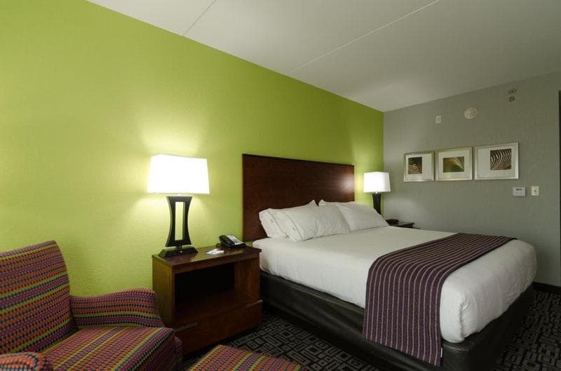 Holiday Inn Express Hickory - Hickory Mart by IHG gallery photo in Hickory, NC — image 18