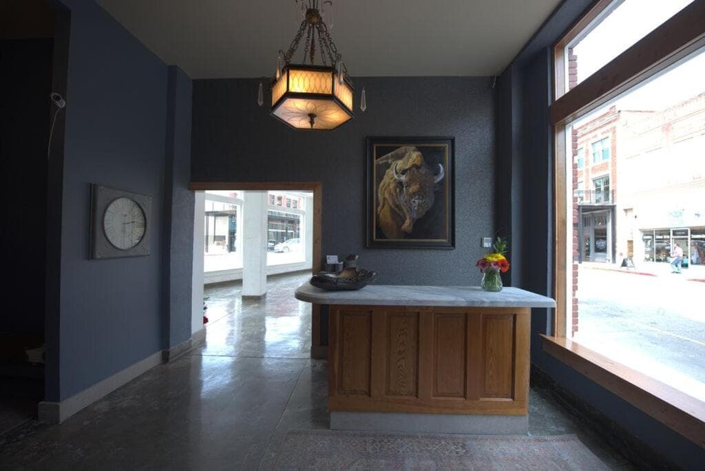 Frontier Hotel Pawhuska interior in Pawhuska, OK — gallery photo 2