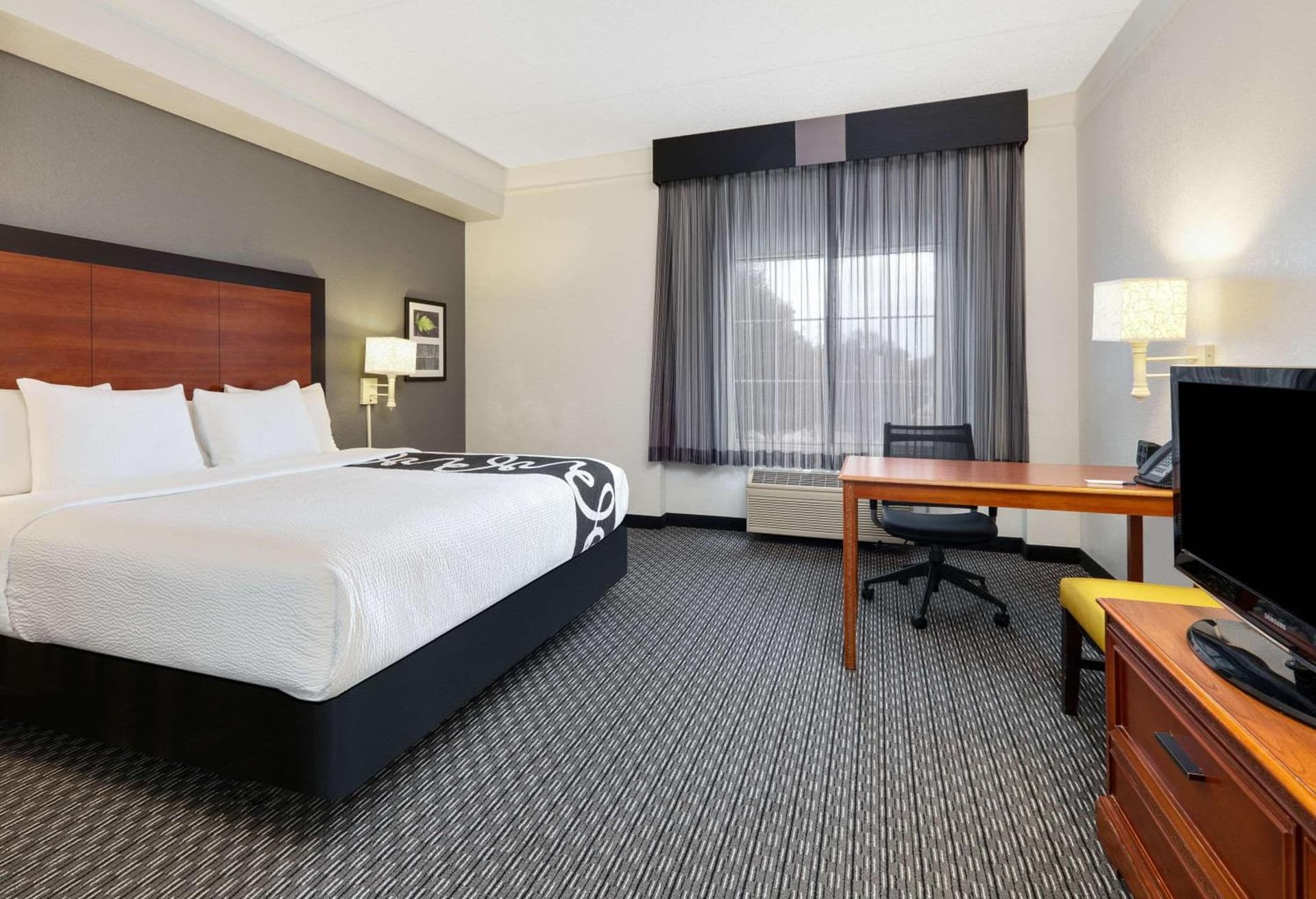 La Quinta by Wyndham Dallas North Central gallery photo in Dallas, TX — image 9