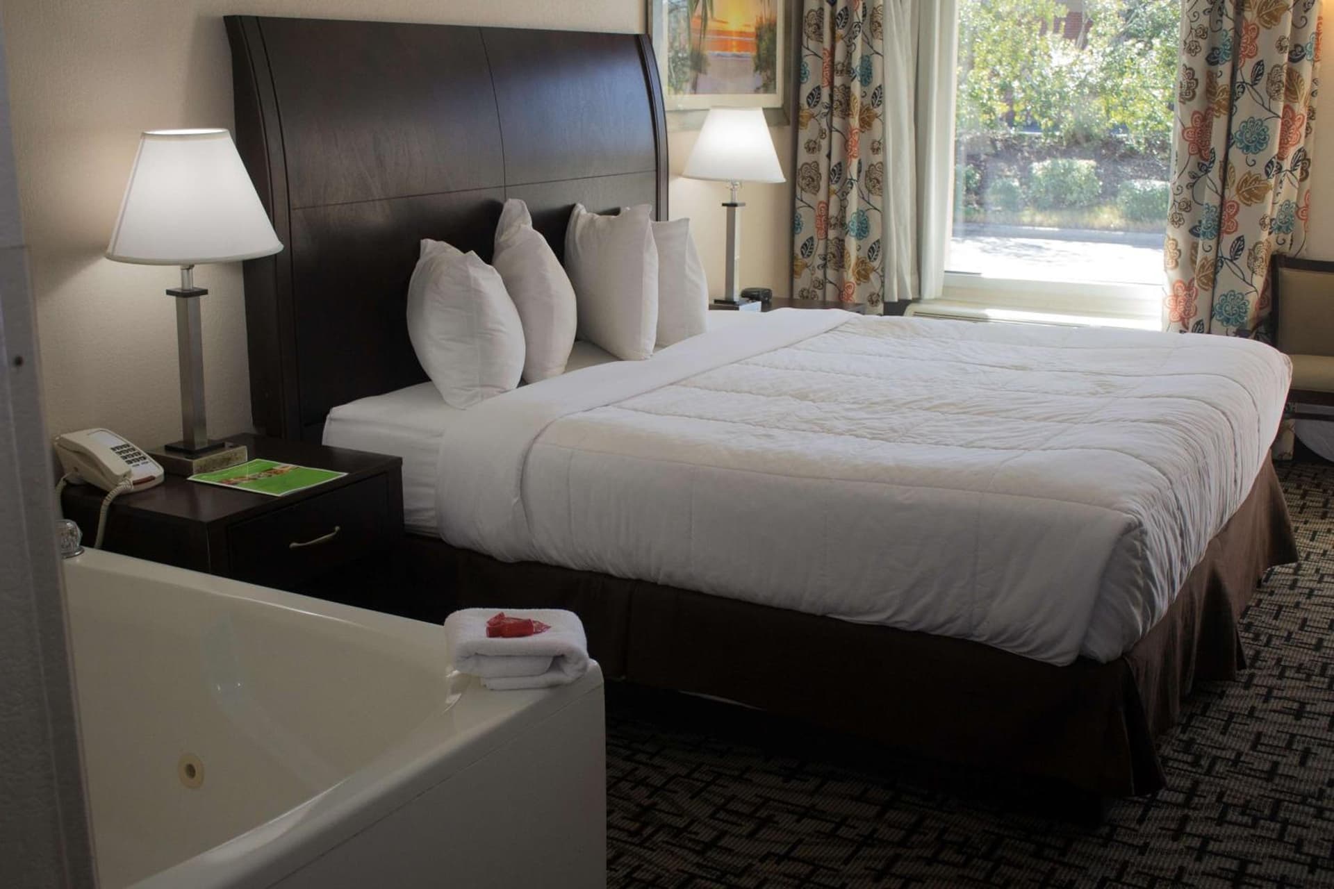 SureStay Hotel by Best Western North Myrtle Beach gallery photo in Myrtle Beach, SC — image 11
