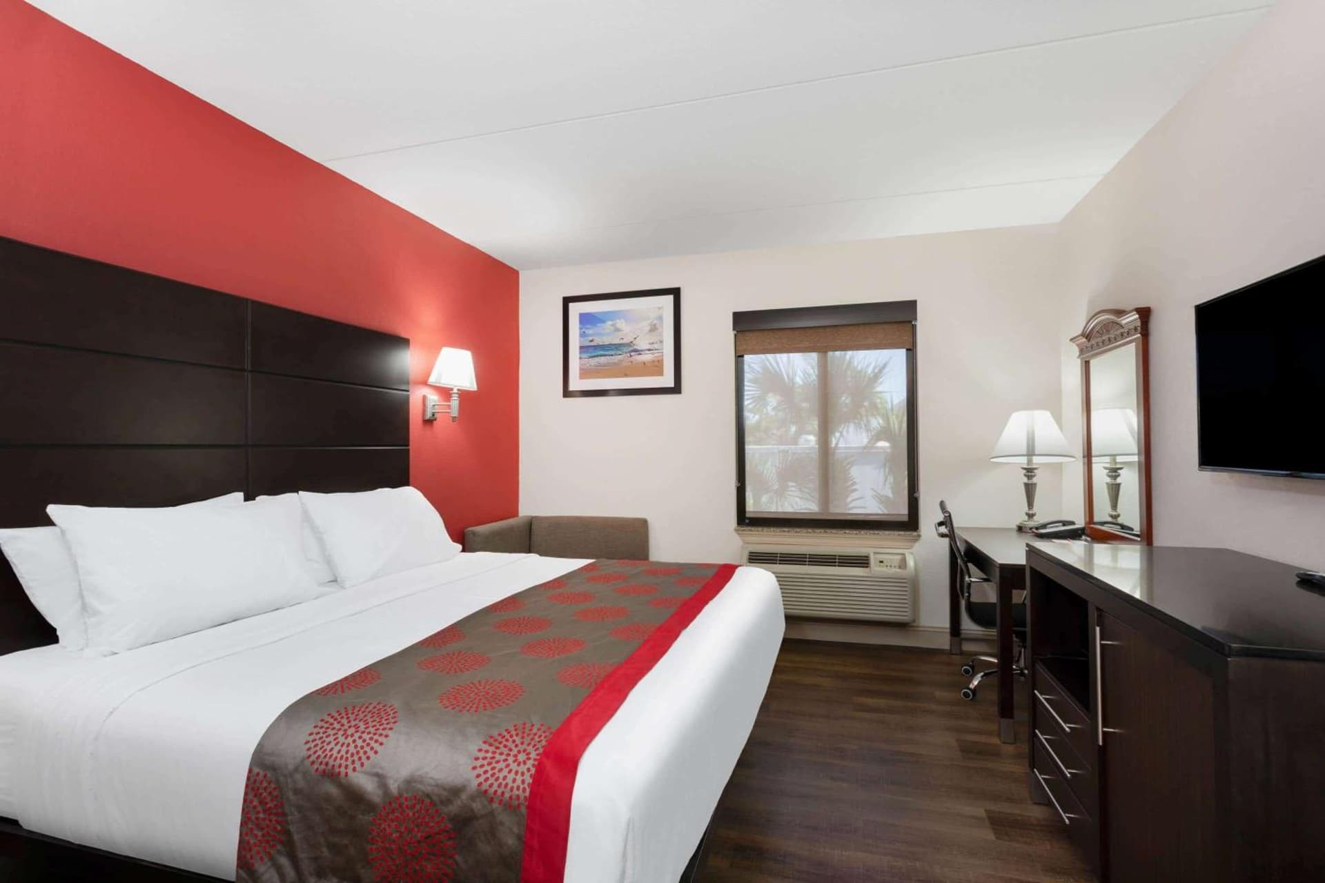 Ramada by Wyndham Panama City gallery photo in Panama City, FL — image 5