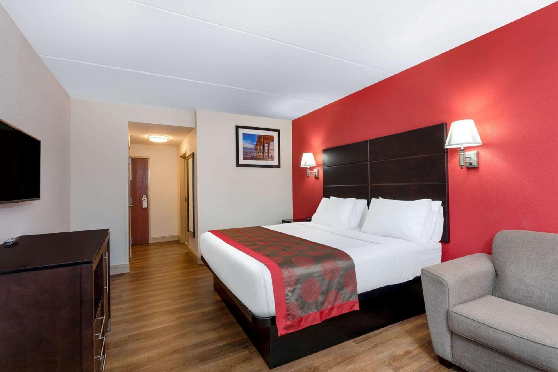 Ramada by Wyndham Panama City gallery photo in Panama City, FL — image 4