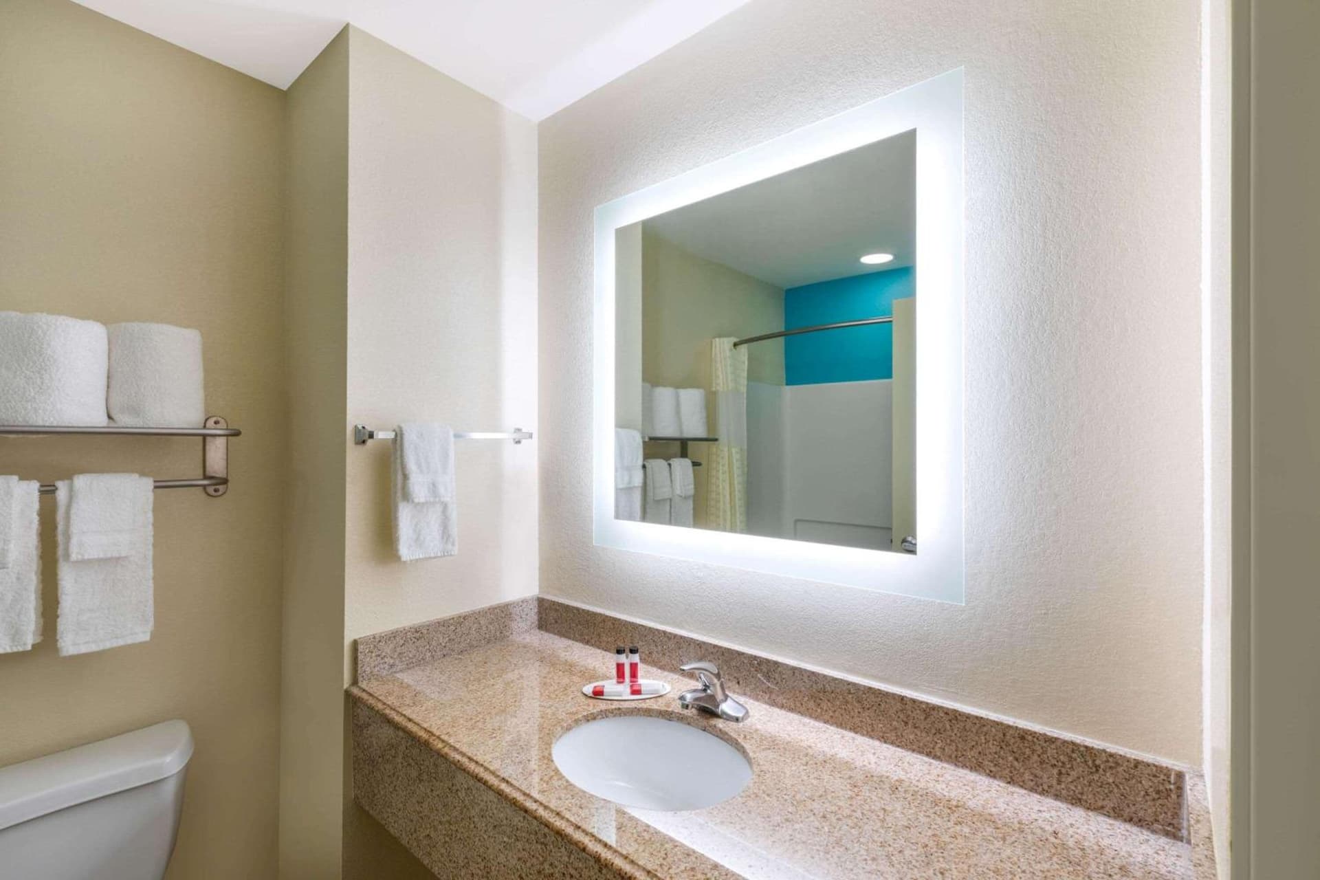 Howard Johnson by Wyndham Houma gallery photo in Houma, LA — image 19