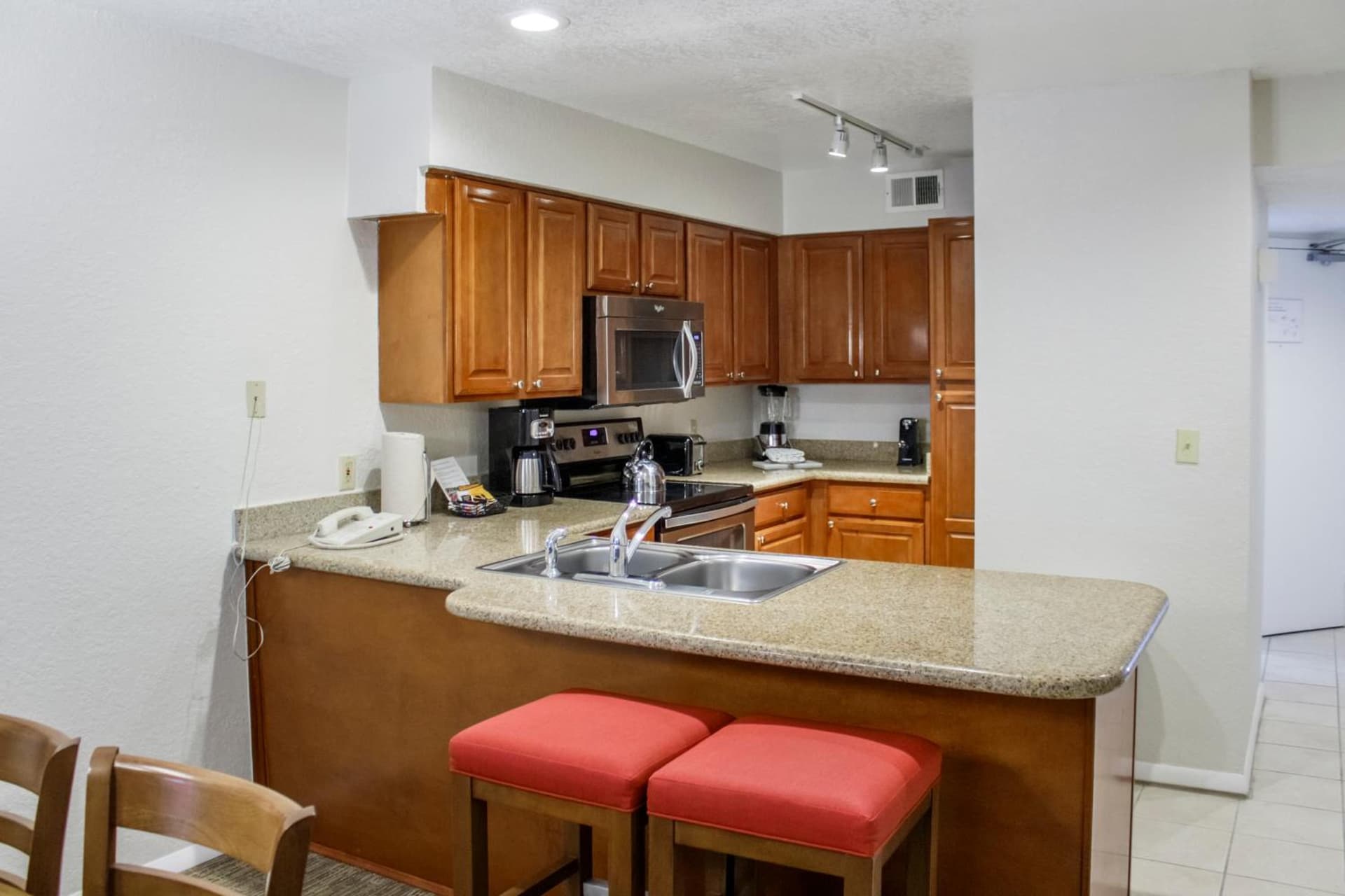 Hilton Vacation Club Polynesian Isles Kissimmee interior in Kissimmee, FL — gallery photo 2