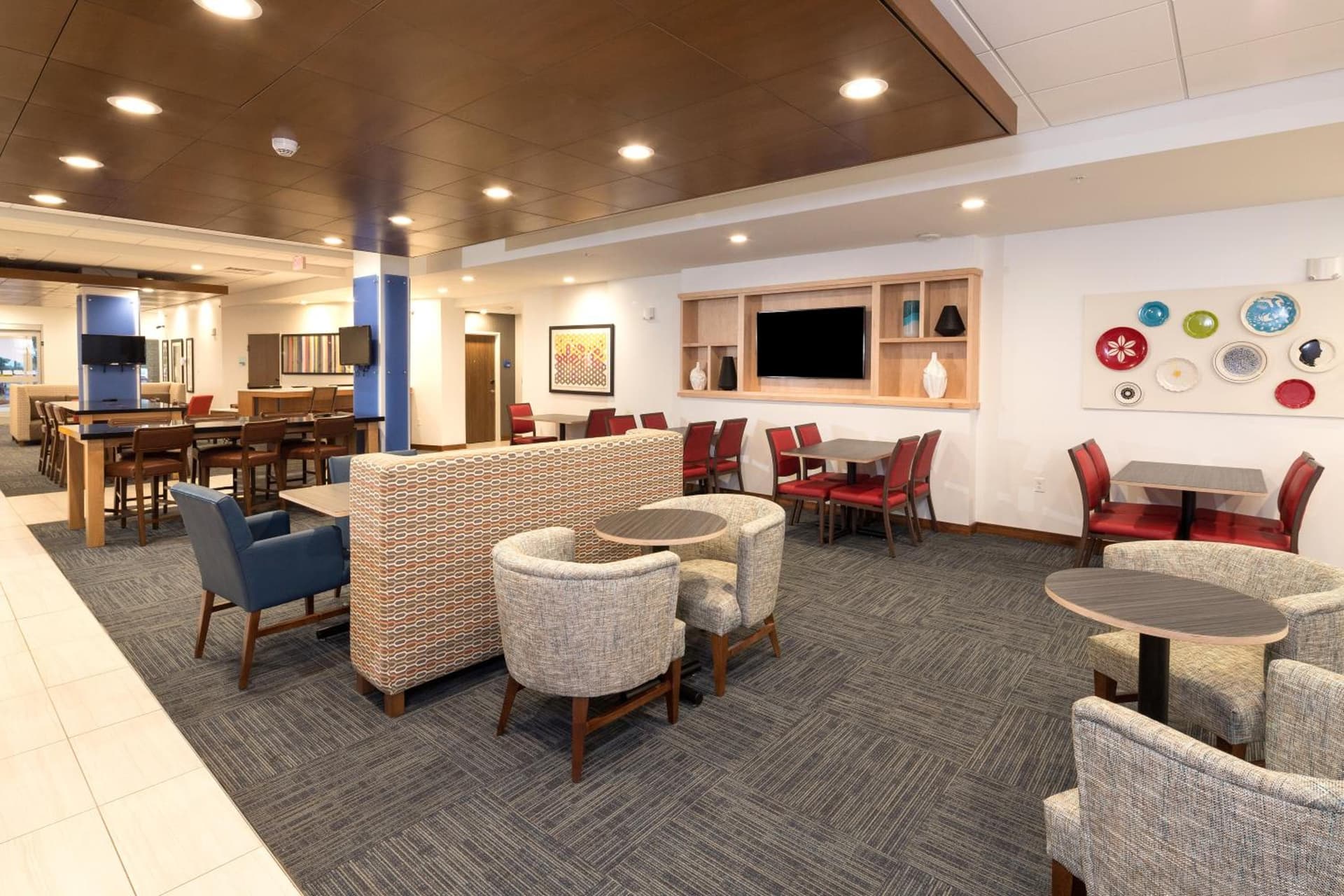 Holiday Inn Express Hotel & Suites Bay City by IHG gallery photo in Bay City, MI — image 10