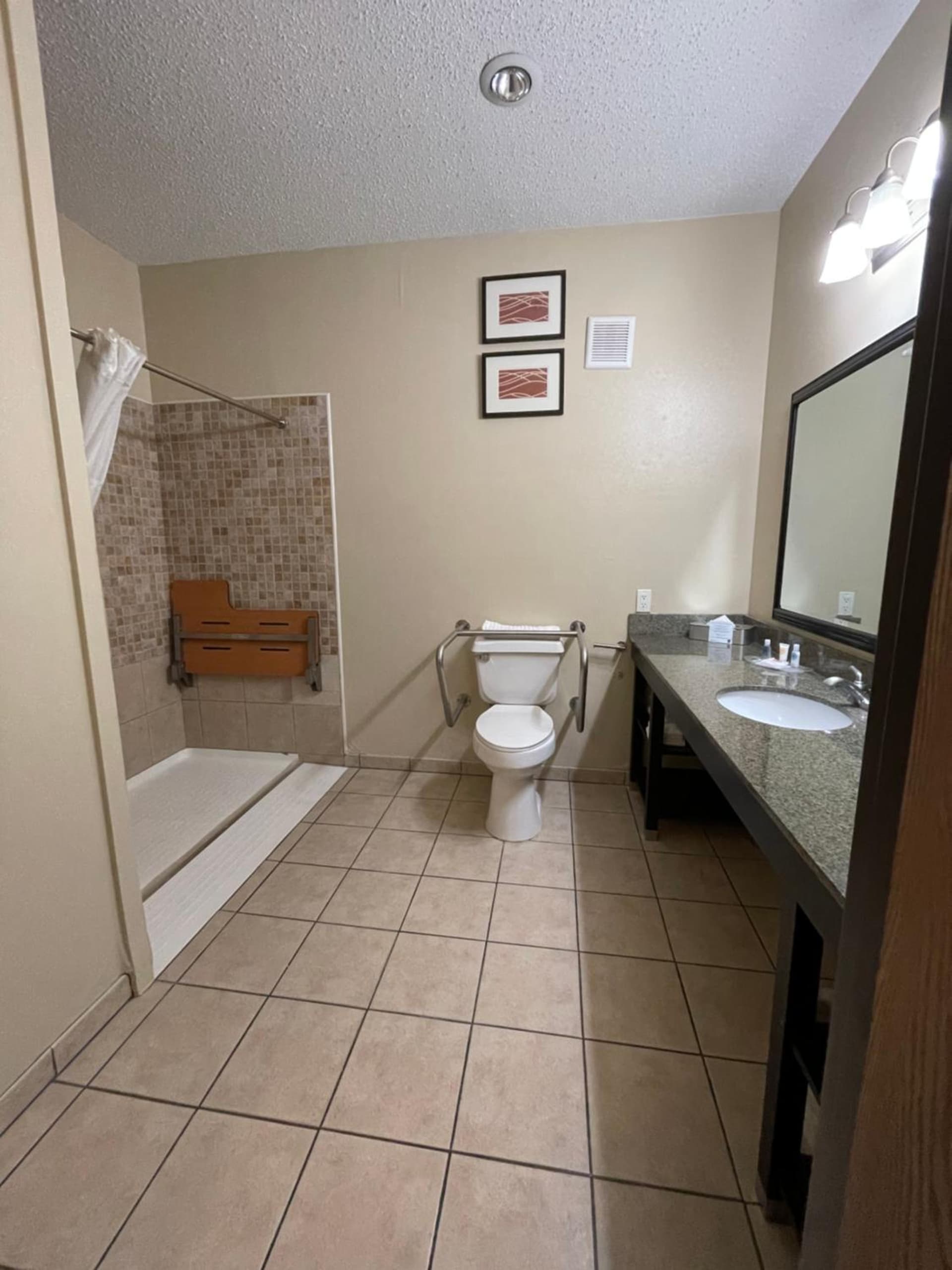 Comfort Suites Near Vancouver Mall gallery photo in Vancouver, WA — image 33