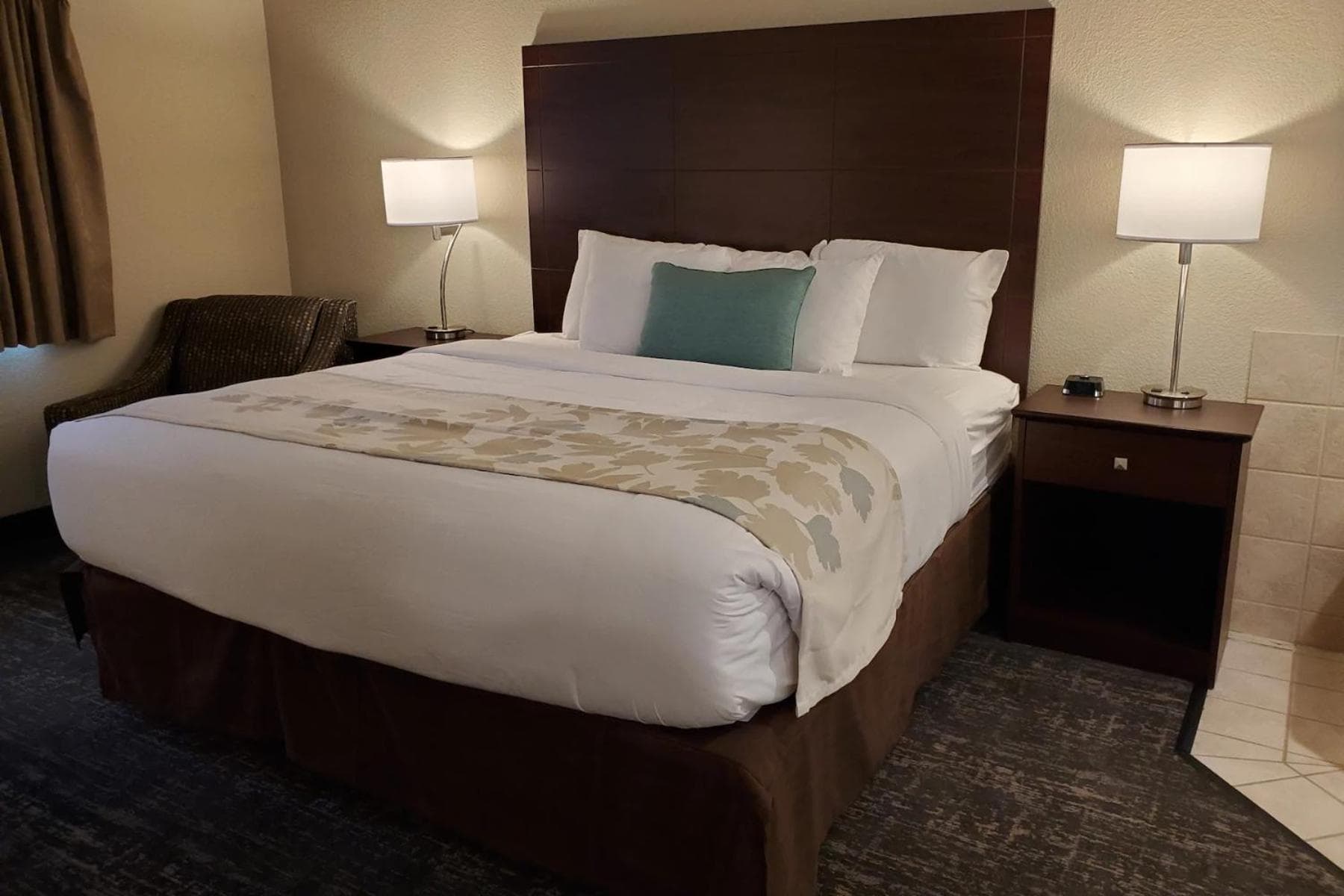 Cobblestone Suites - Oshkosh gallery photo in Oshkosh, WI — image 9