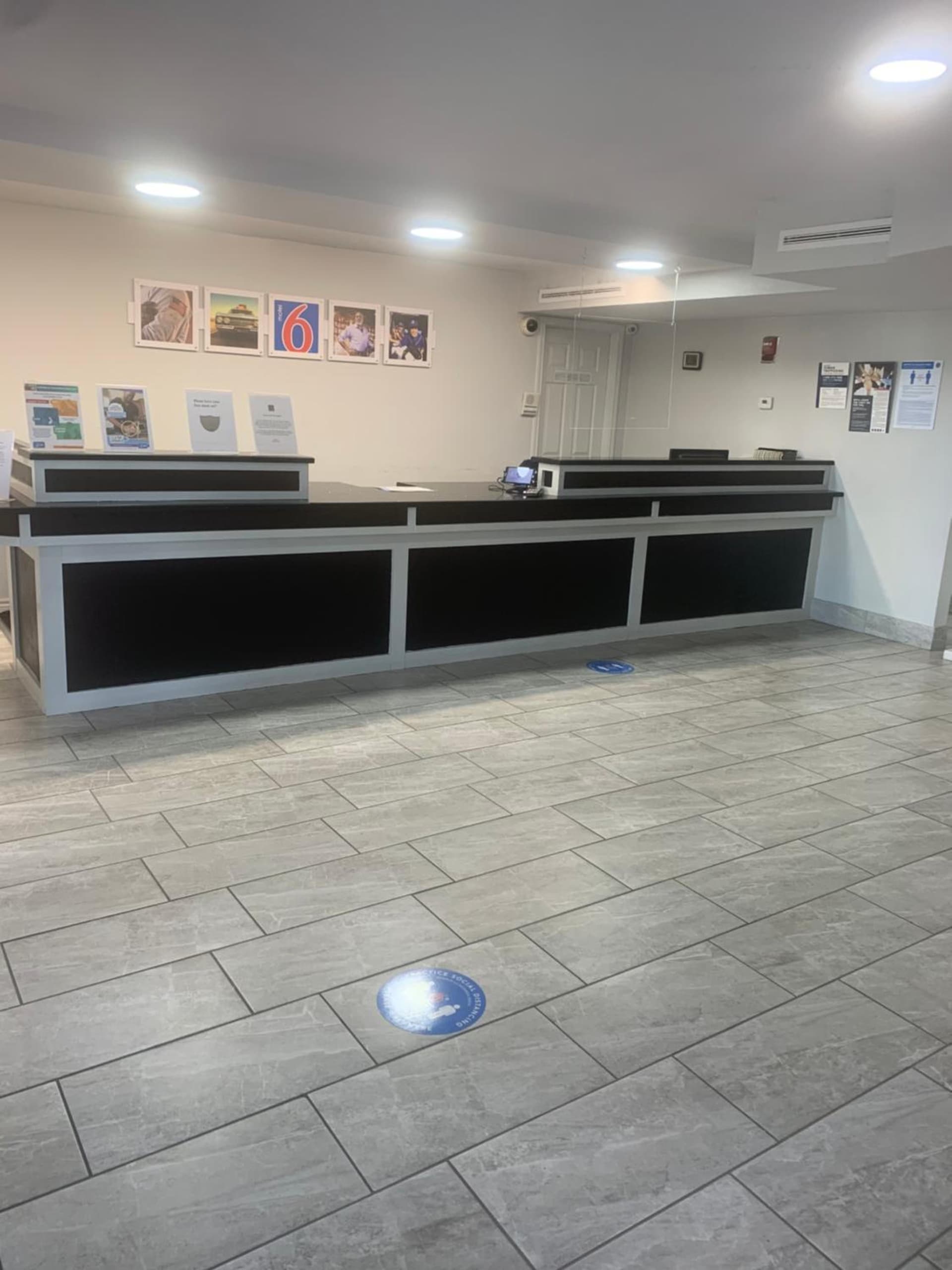 Motel 6-Grand Prairie, TX - Interstate 30 gallery photo in Grand Prairie, TX — image 4