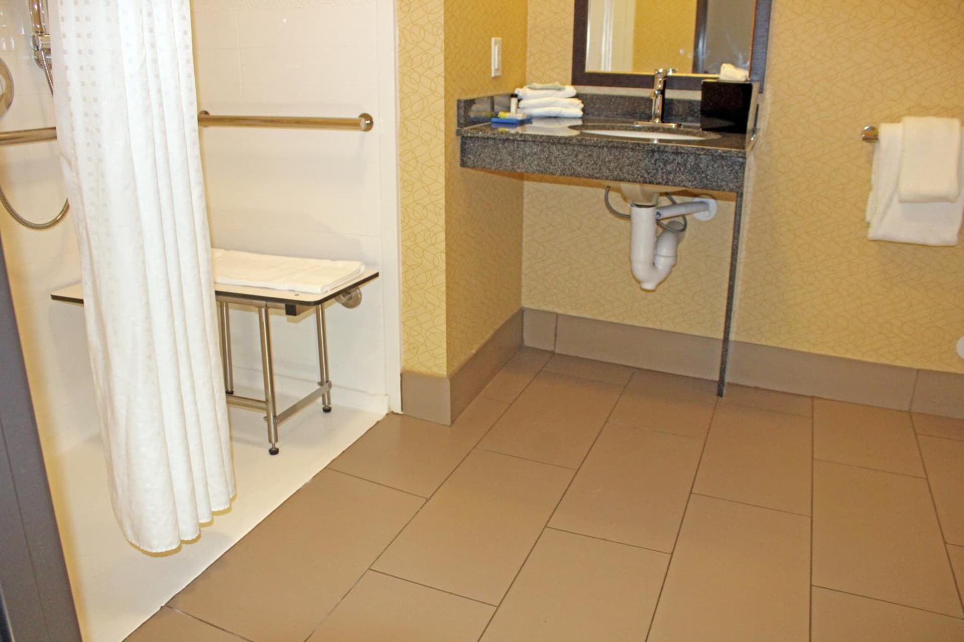 Holiday Inn Express & Suites Bakersfield Airport by IHG gallery photo in Bakersfield, CA — image 16