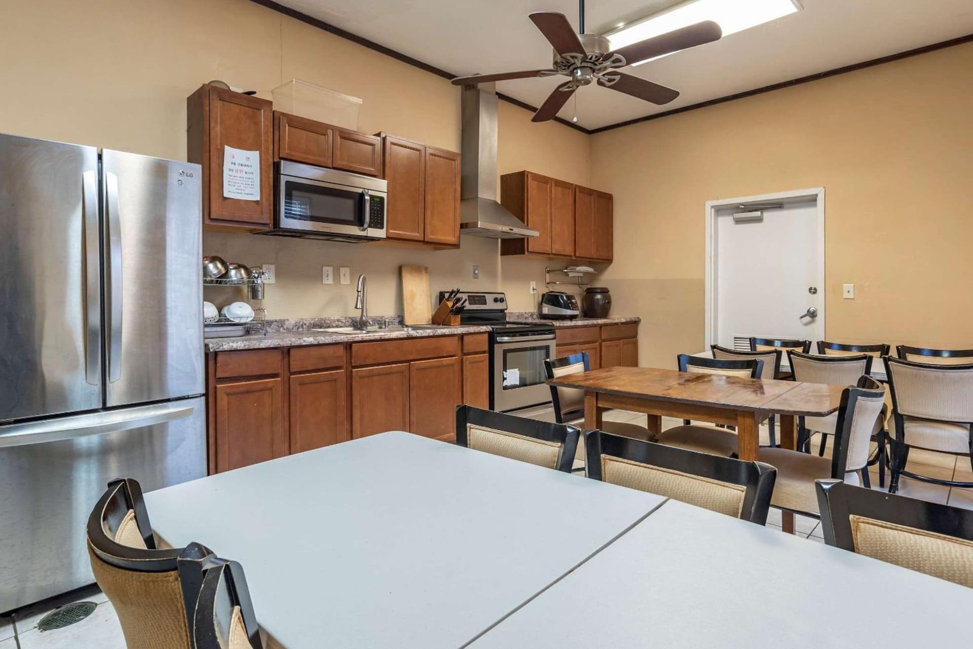 Comfort Suites Airport South gallery photo in Montgomery, AL — image 4