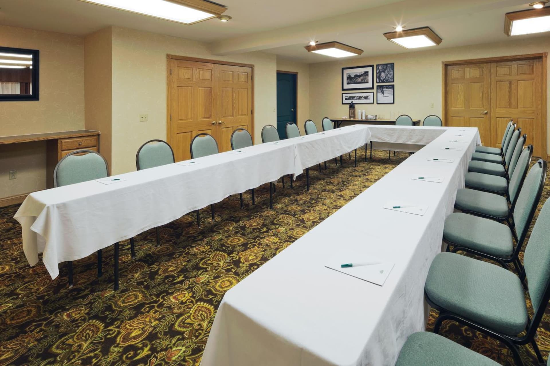 Country Inn & Suites by Radisson Kenosha - Pleasant Prairie gallery photo in Kenosha, WI — image 37