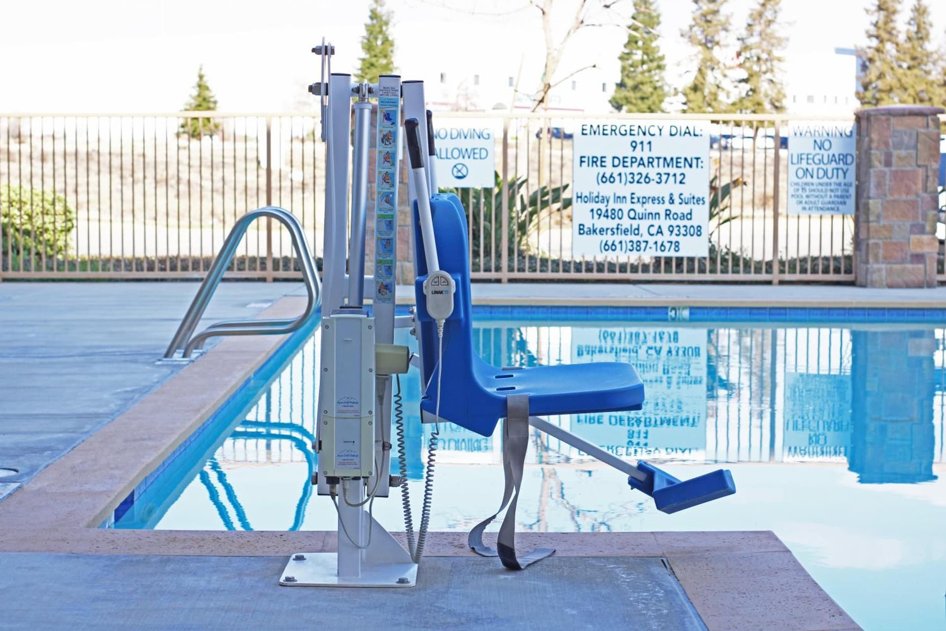Holiday Inn Express & Suites Bakersfield Airport by IHG gallery photo in Bakersfield, CA — image 34