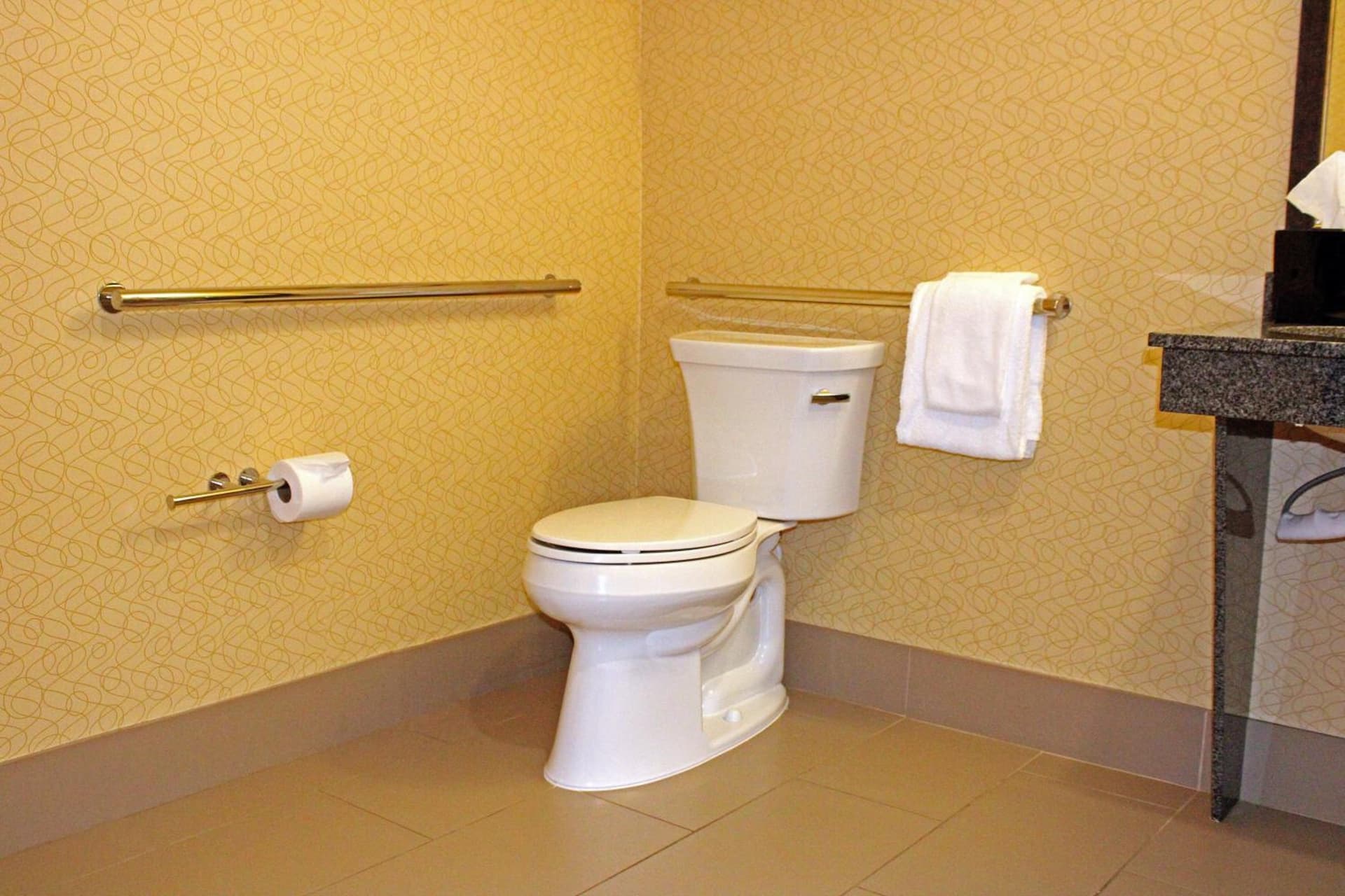 Holiday Inn Express & Suites Bakersfield Airport by IHG gallery photo in Bakersfield, CA — image 14