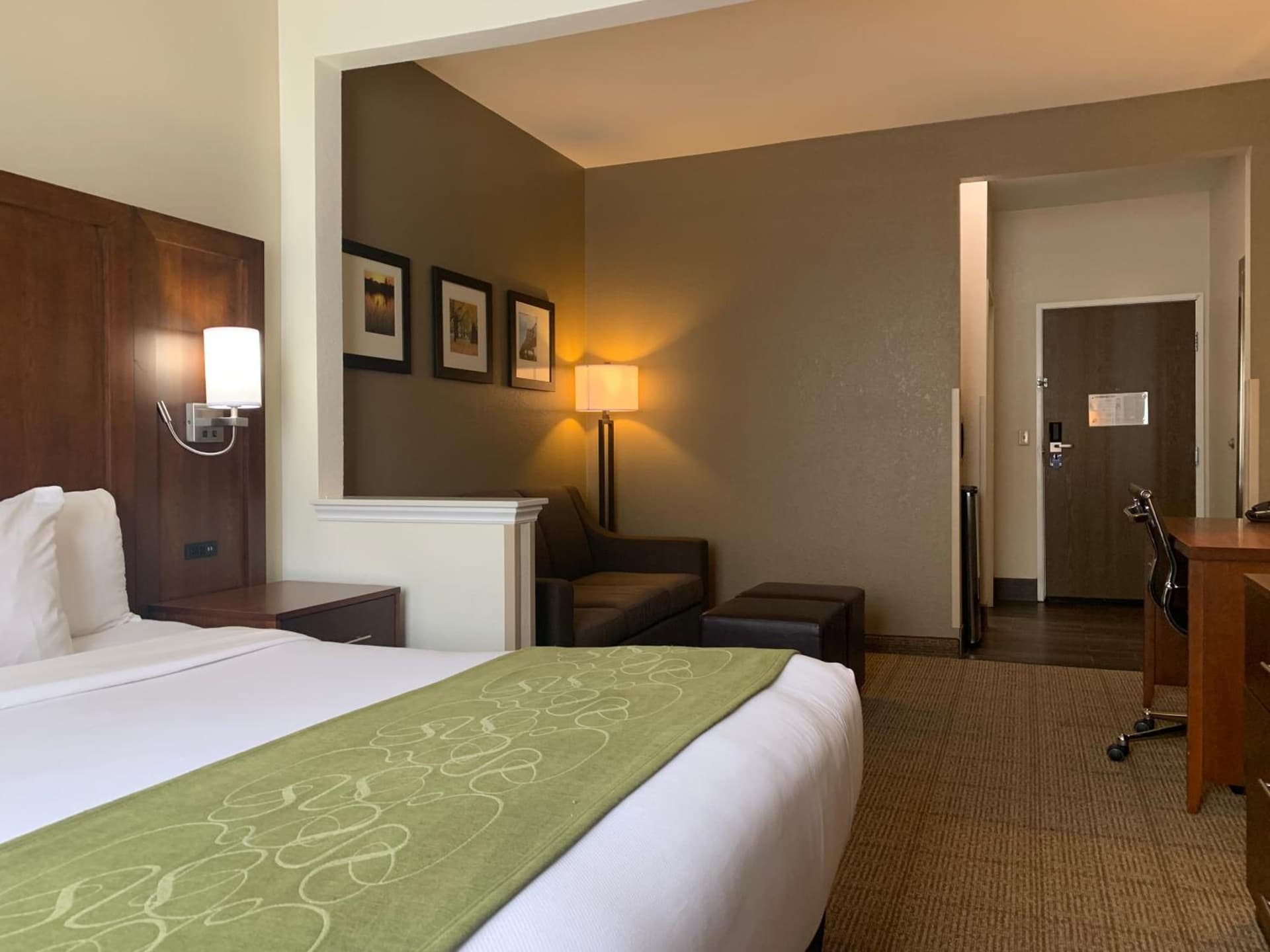 Comfort Suites Peoria I-74 gallery photo in Peoria, IL — image 6