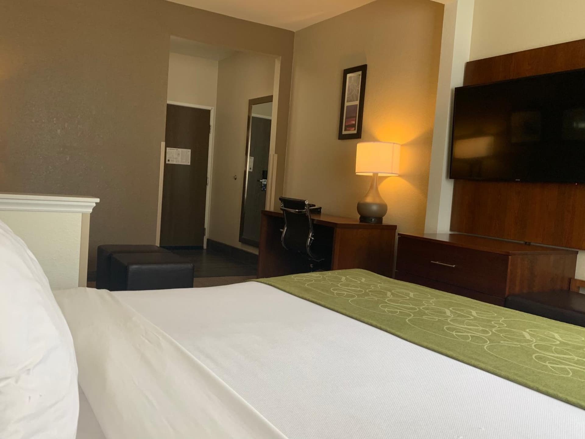 Comfort Suites Peoria I-74 gallery photo in Peoria, IL — image 38