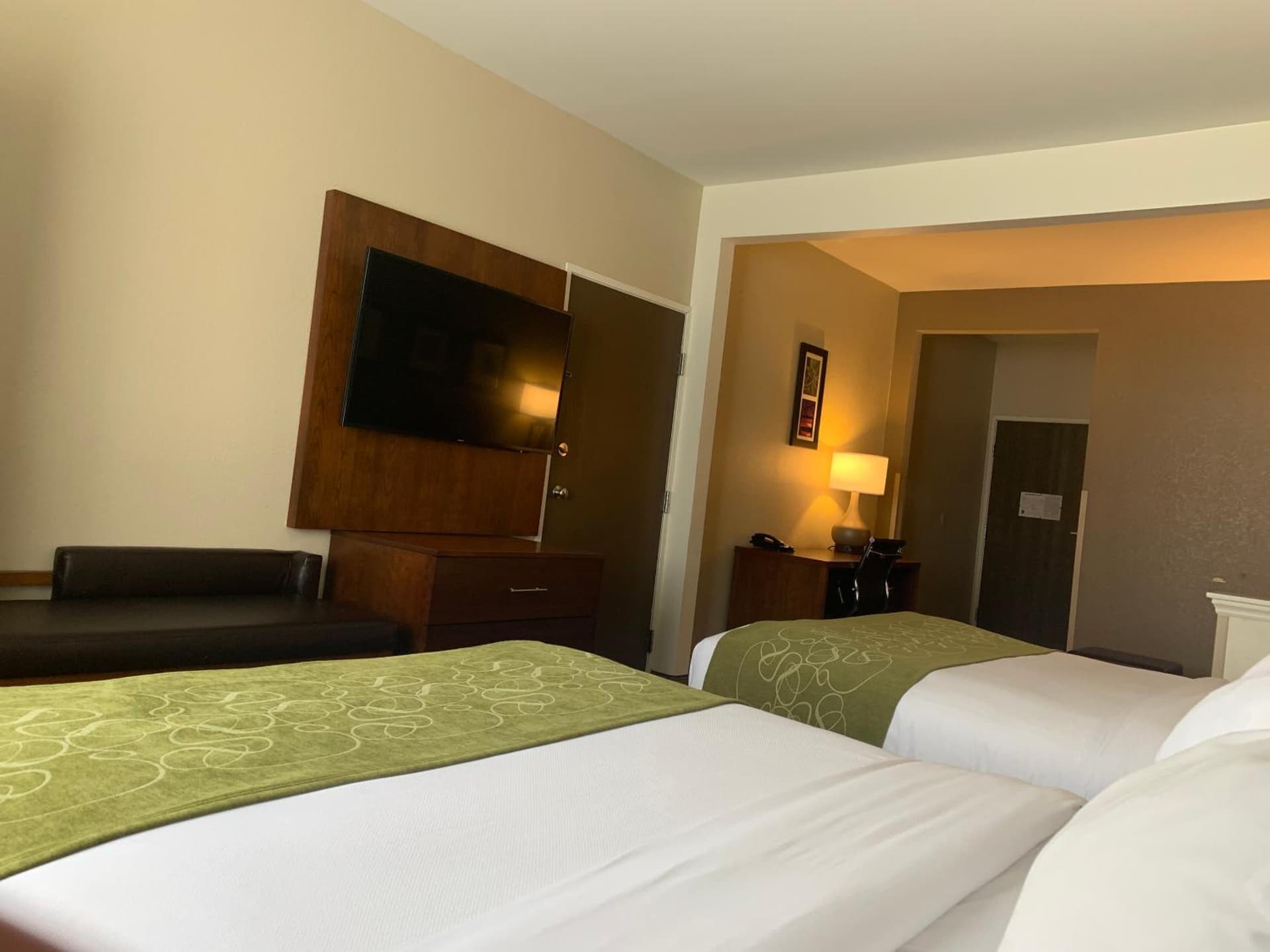 Comfort Suites Peoria I-74 gallery photo in Peoria, IL — image 33