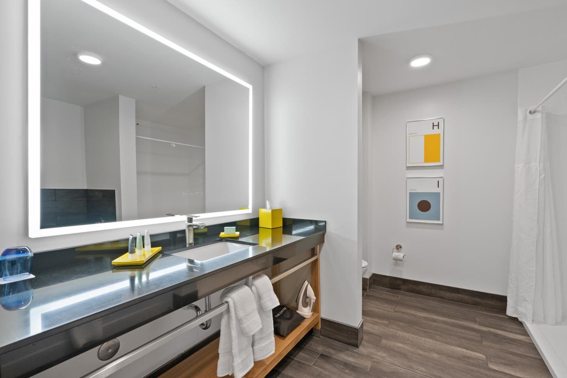 Hotel Indigo Seattle Everett Waterfront Place by IHG gallery photo in Everett, WA — image 19