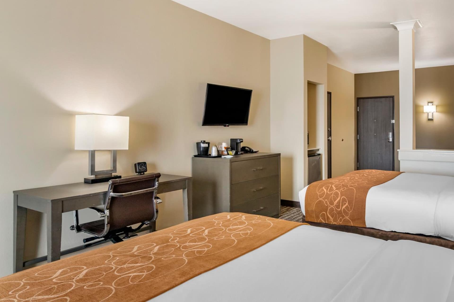 Comfort Suites Near Sam Houston Race Park gallery photo in Houston, TX — image 4