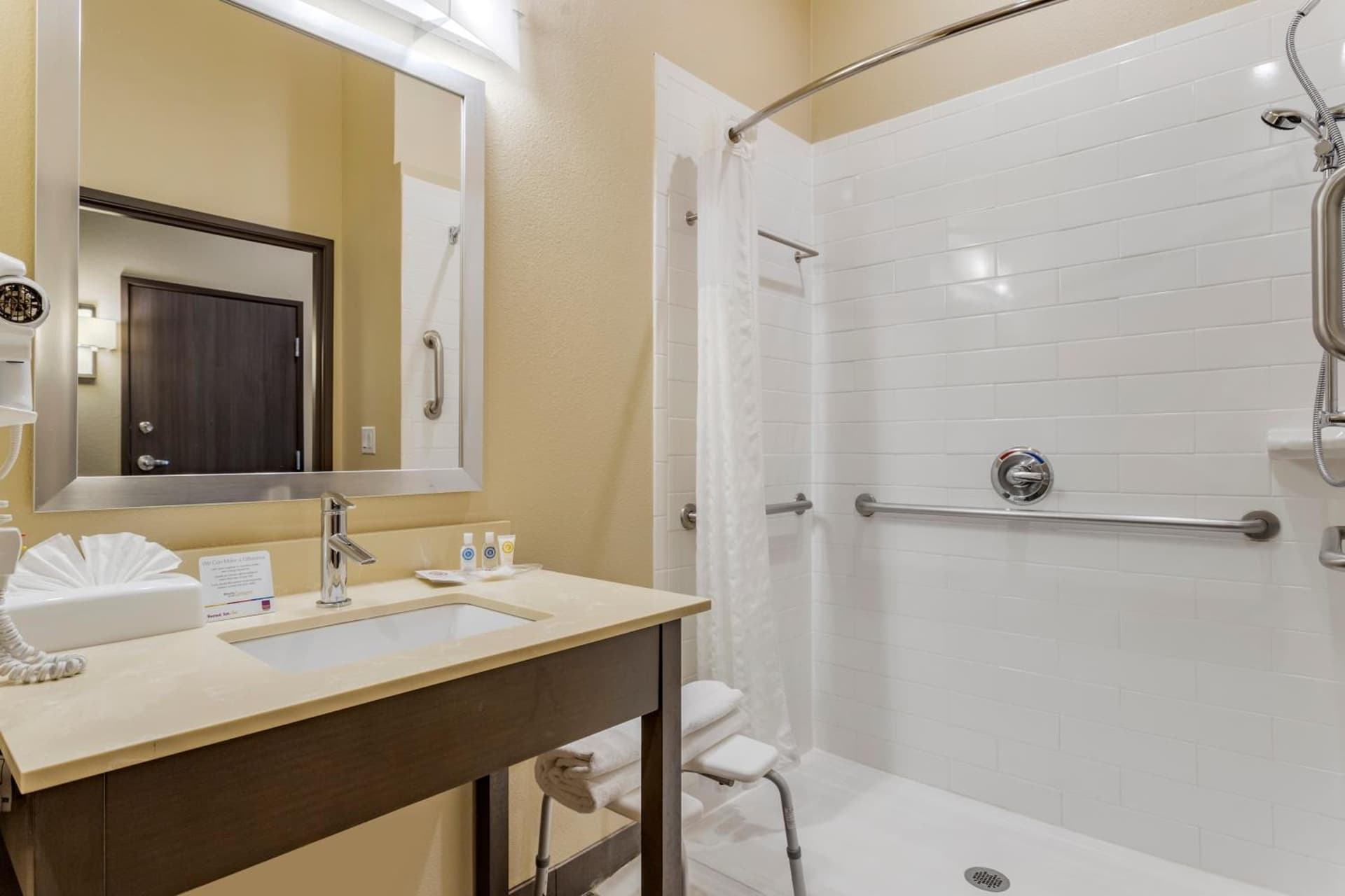 Comfort Suites Near Sam Houston Race Park gallery photo in Houston, TX — image 22